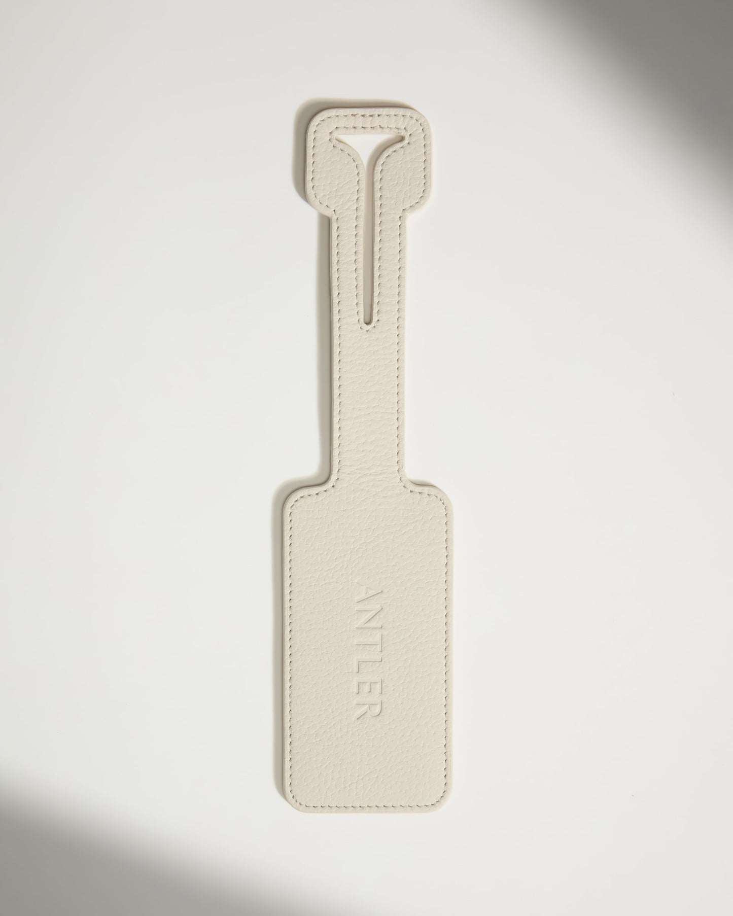 Luggage Tag in Sandstone Leather - Heritage