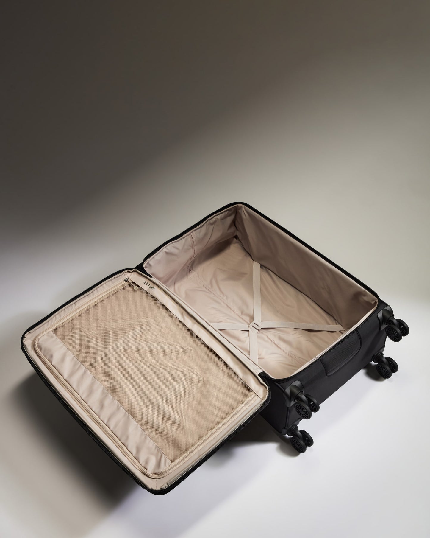 Lightest Suitcase Set in Black - Soft Stripe 2.0