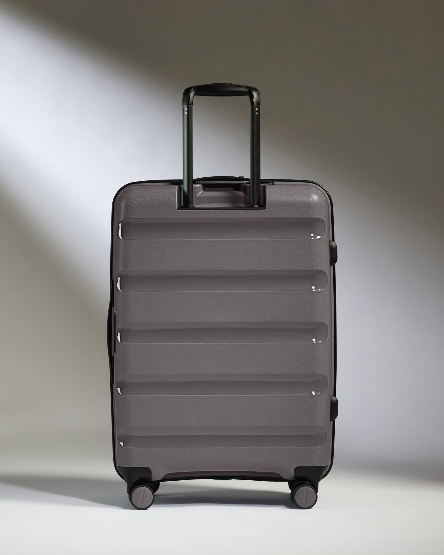 Medium Suitcase in Gloss Gull Grey - Logo Stripe