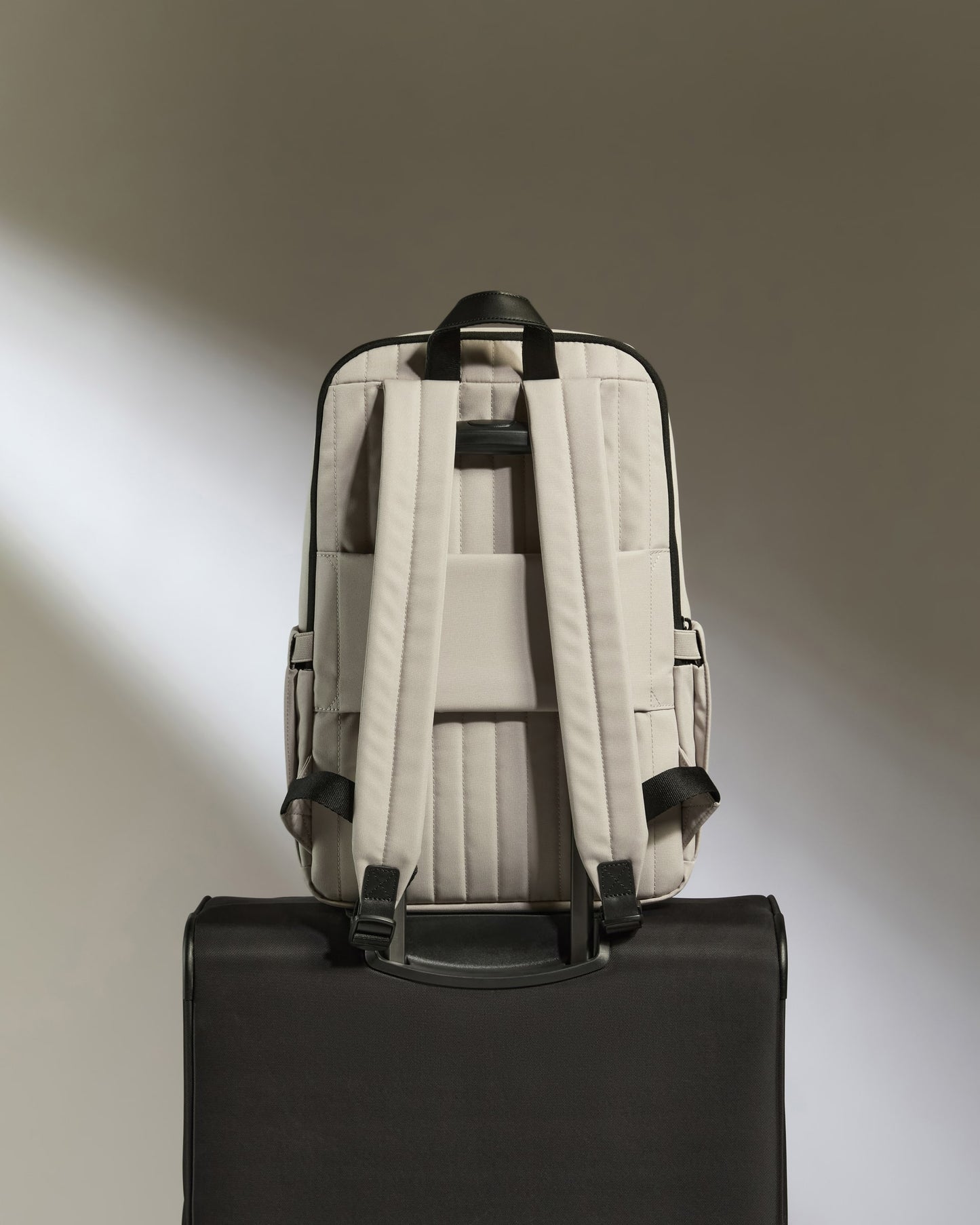 Backpack in Taupe - Urban Light