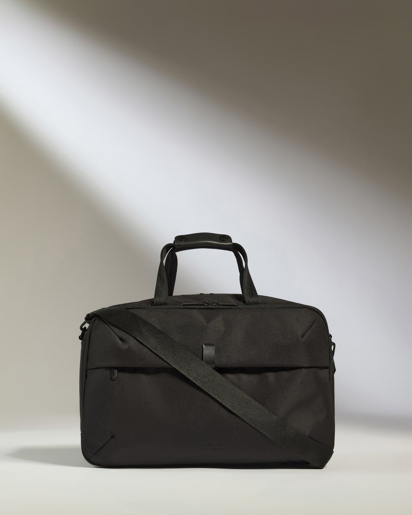 Overnight Bag in Black - Urban Light