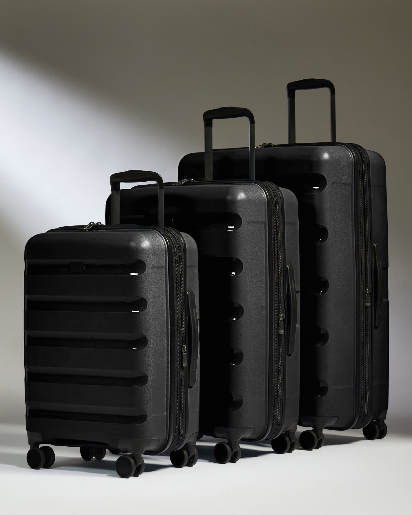 Expandable Cabin Suitcase Set in Black - Logo Stripe