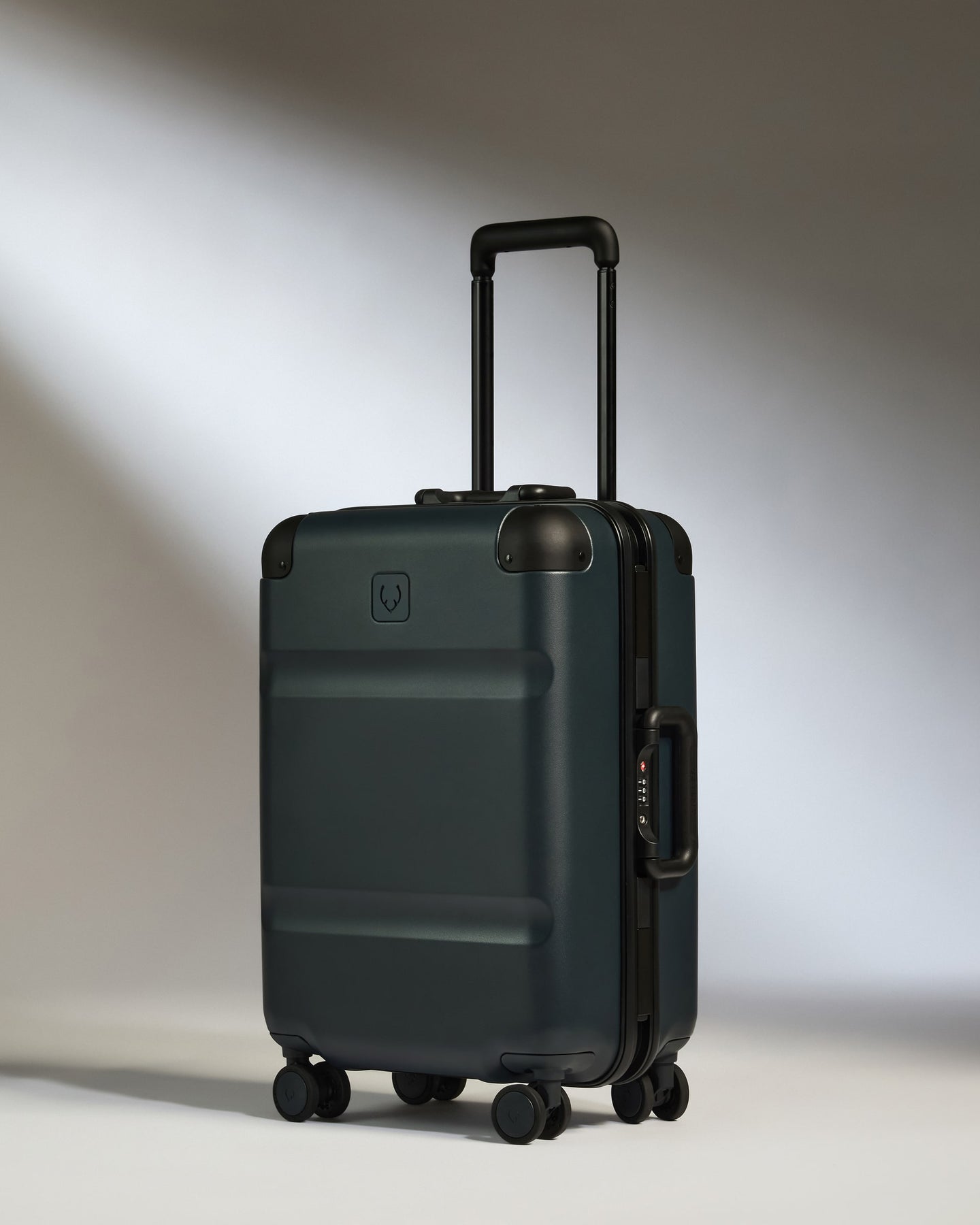 Cabin Suitcase in Basalt Navy - Heritage Stripe