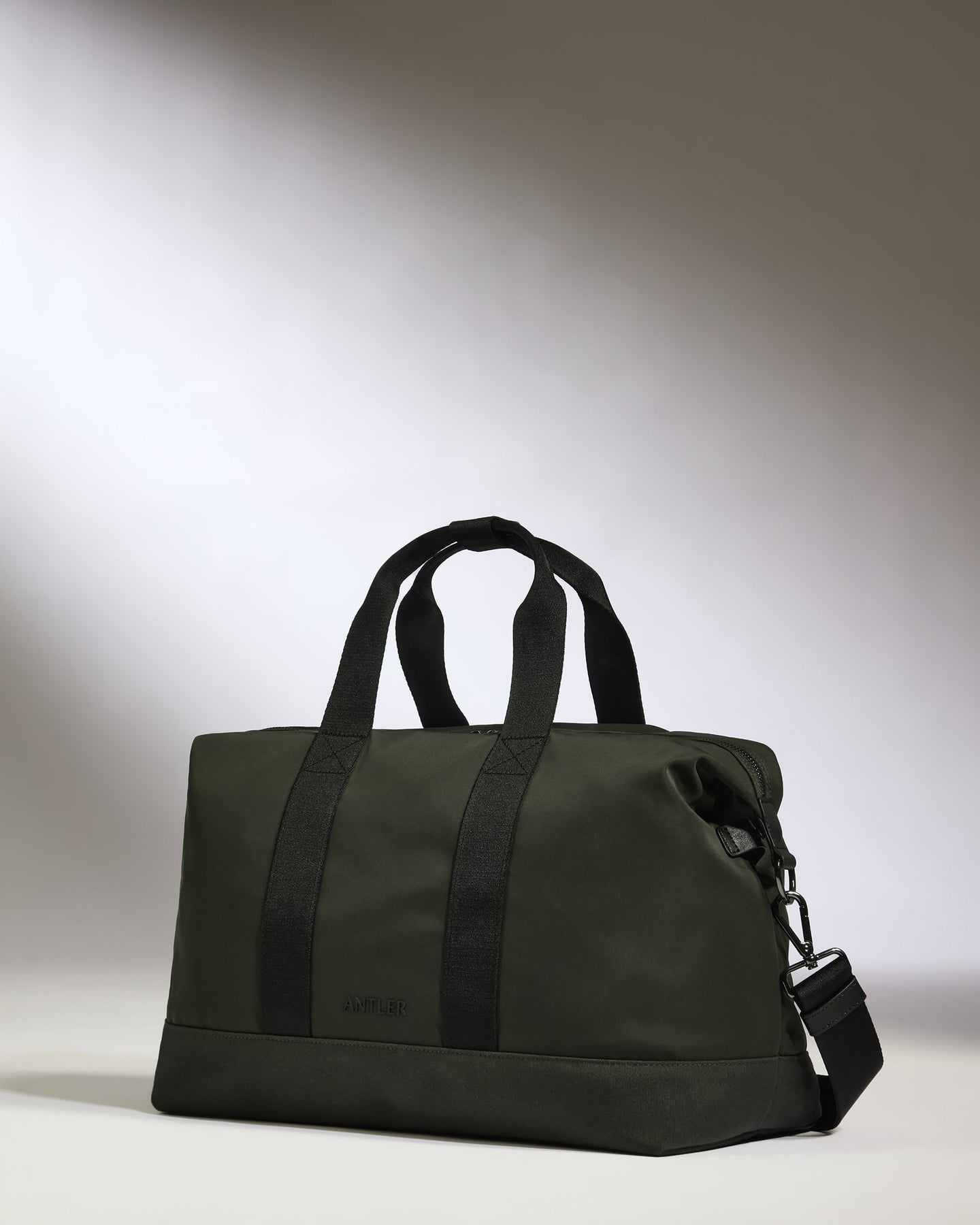 Icon Overnight Bag in Dark Khaki Green