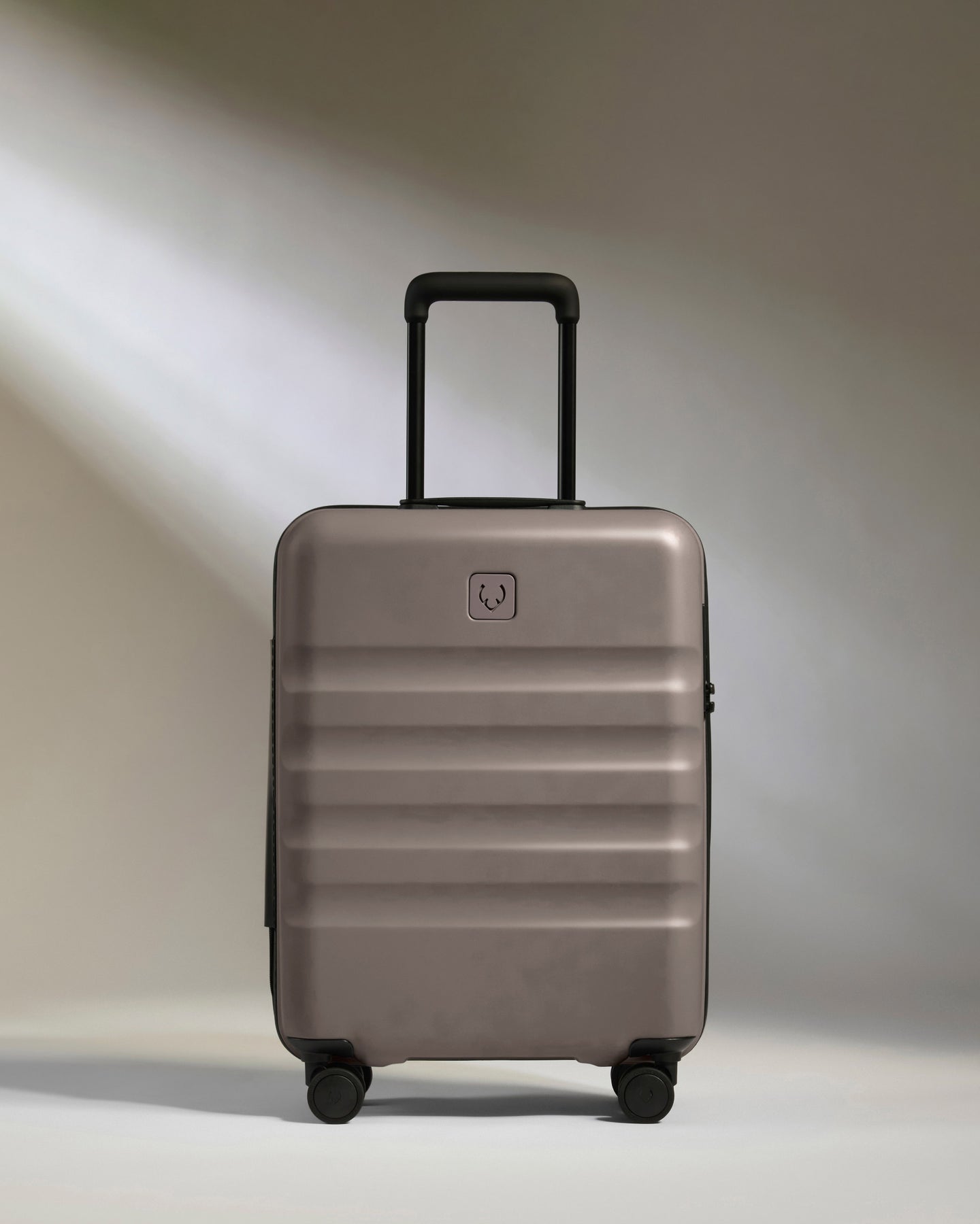 Cabin Suitcase in Pebble Grey - Icon Stripe