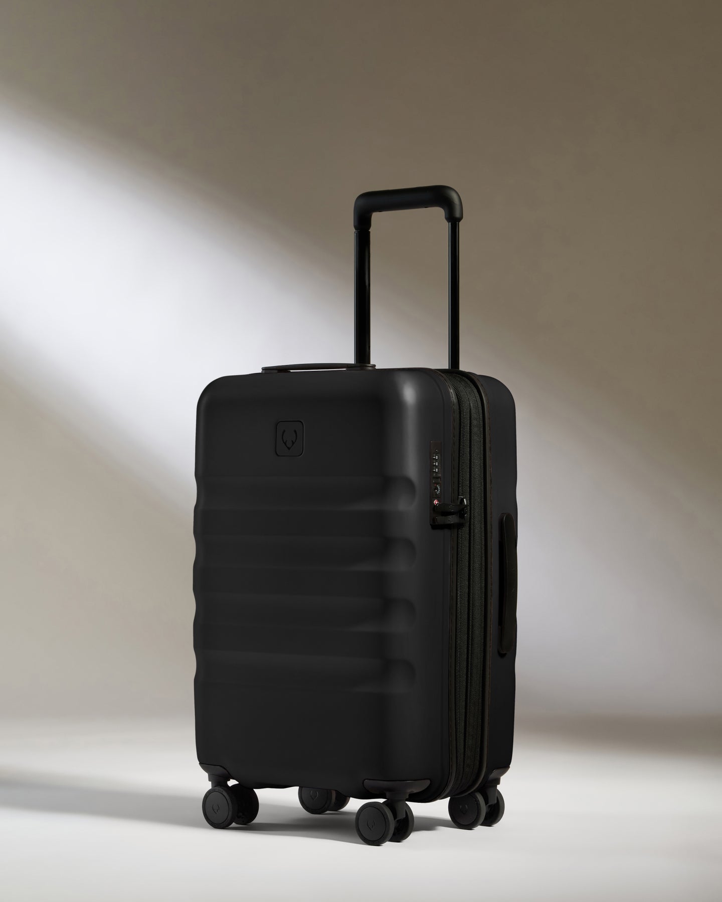 Expandable Cabin Suitcase Set in Black - Icon Stripe
