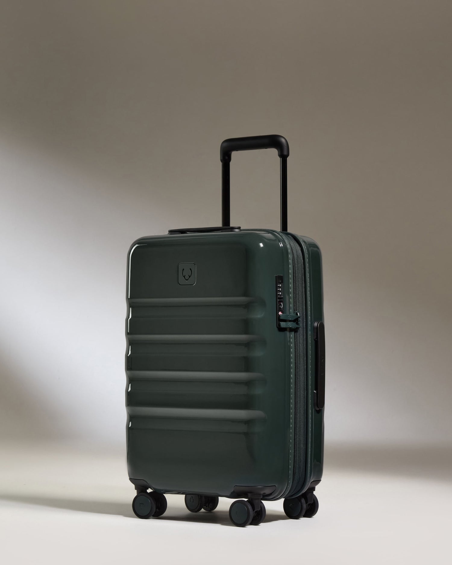 Expandable Cabin Suitcase in Green Gloss - Icon Stripe