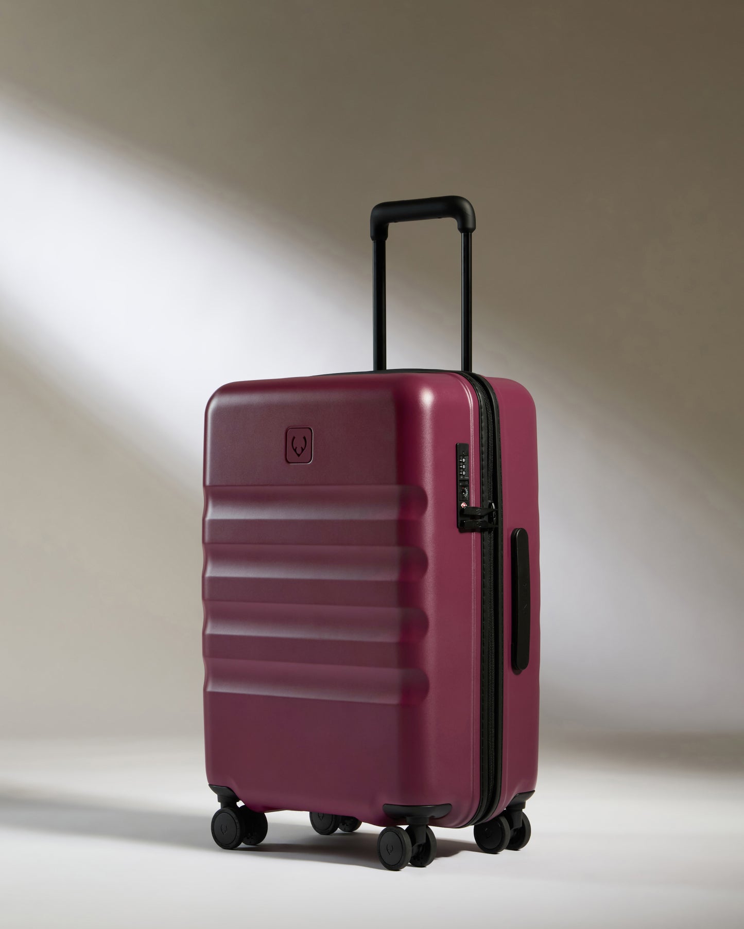 Large Cabin Suitcase in Heather Purple - Icon Stripe