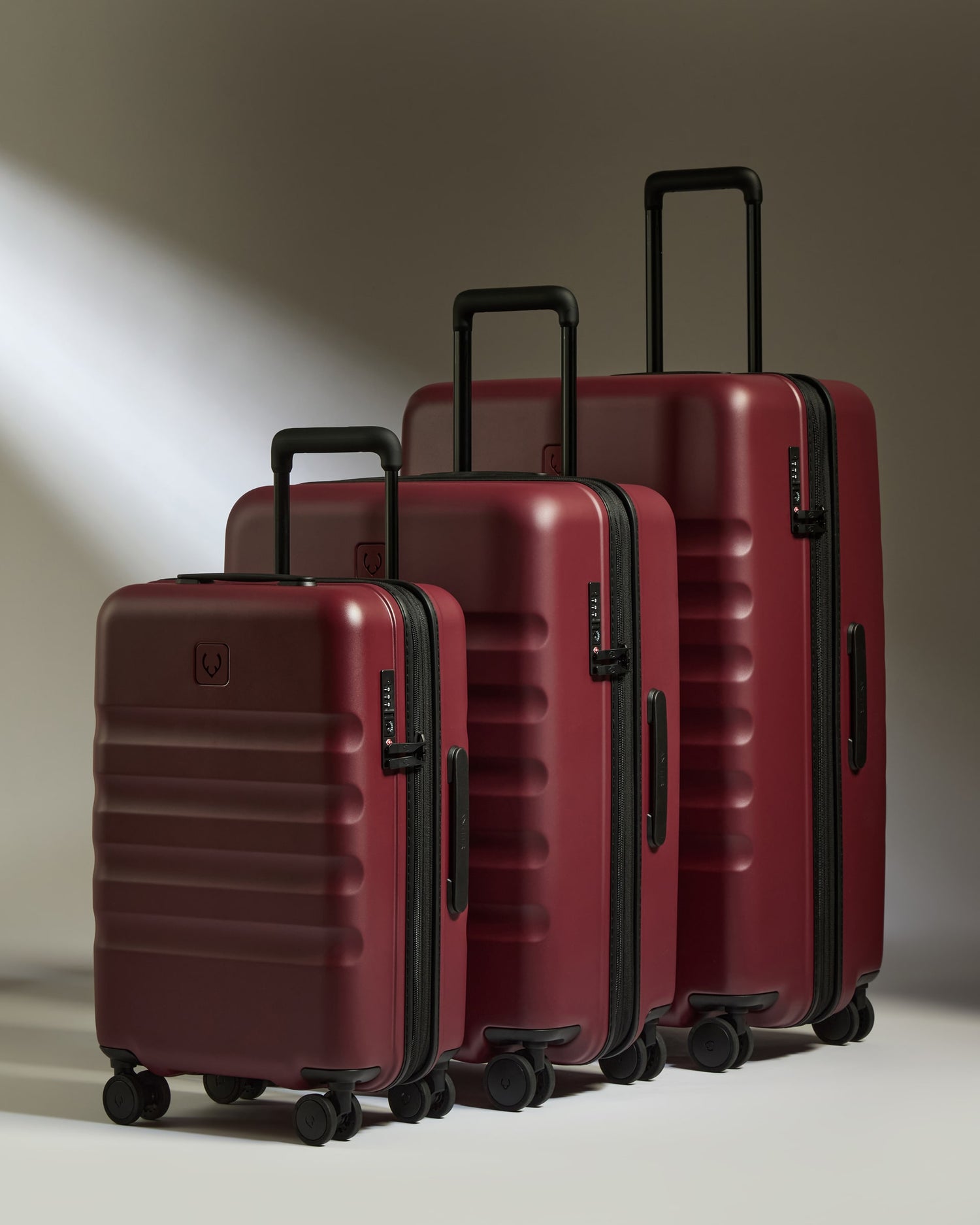 Expandable Cabin Suitcase Set in Cedar Red - Icon Stripe