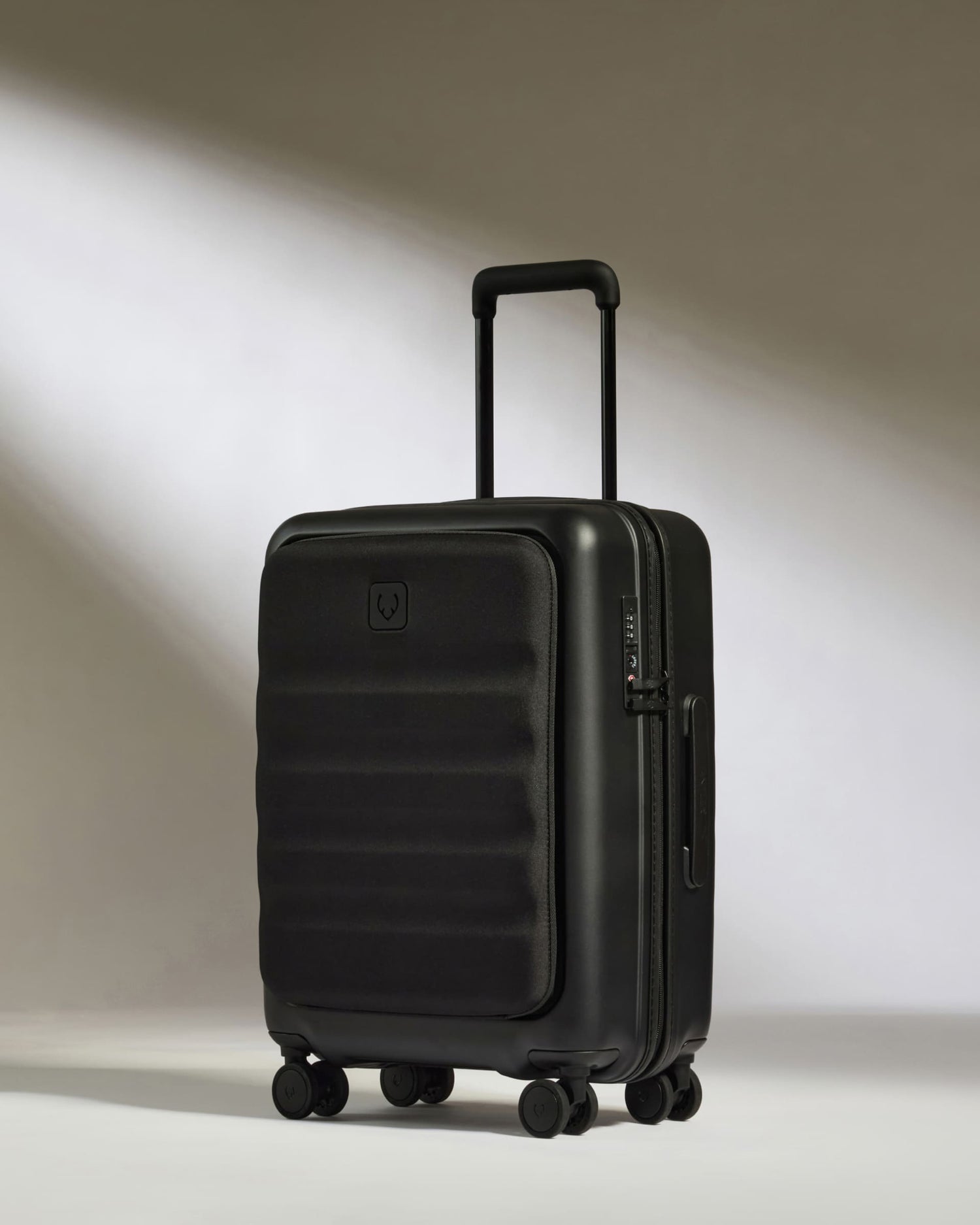 Cabin with Pocket Suitcase in Black - Icon Stripe