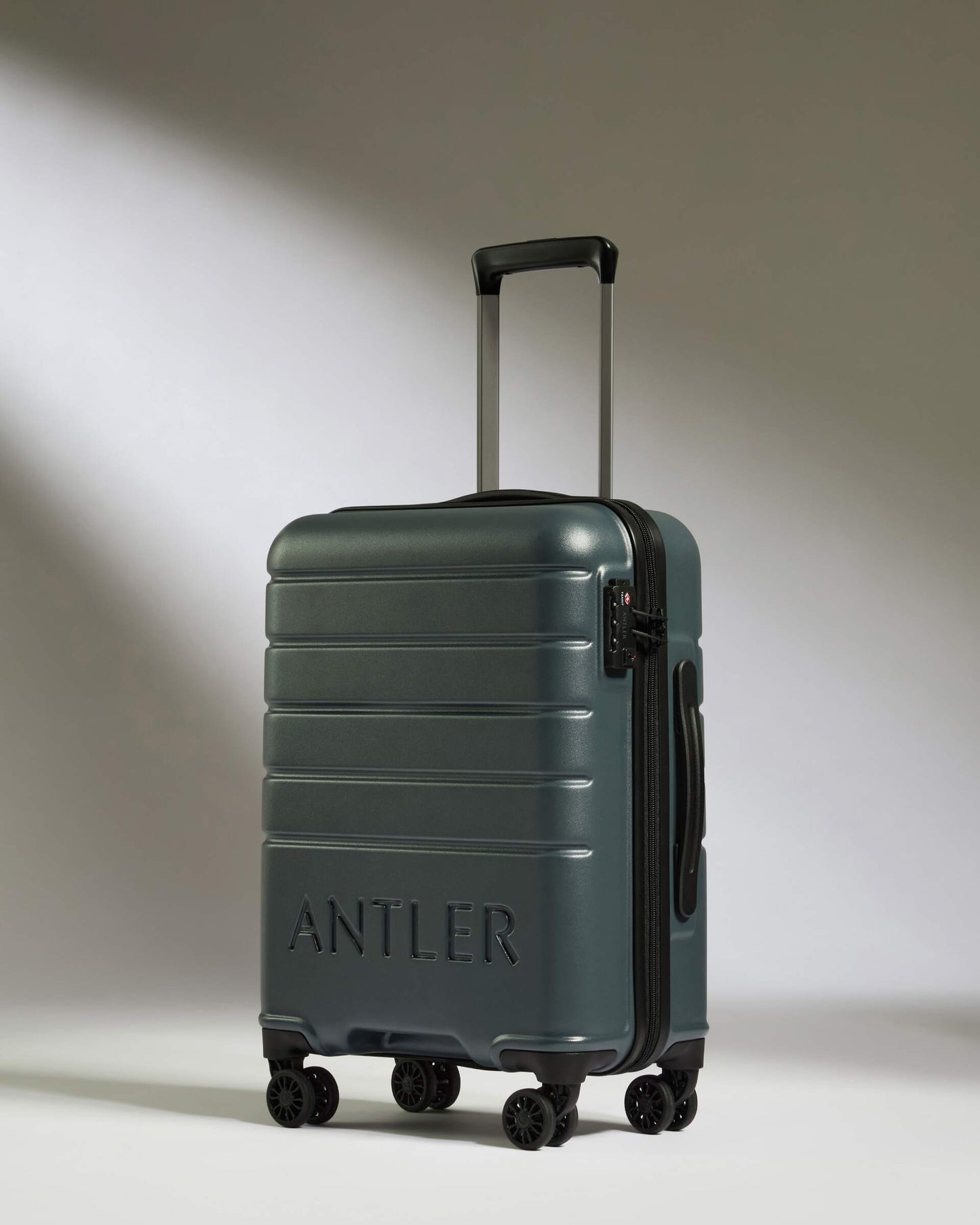 Suitcase Set in Granite Grey - Logo