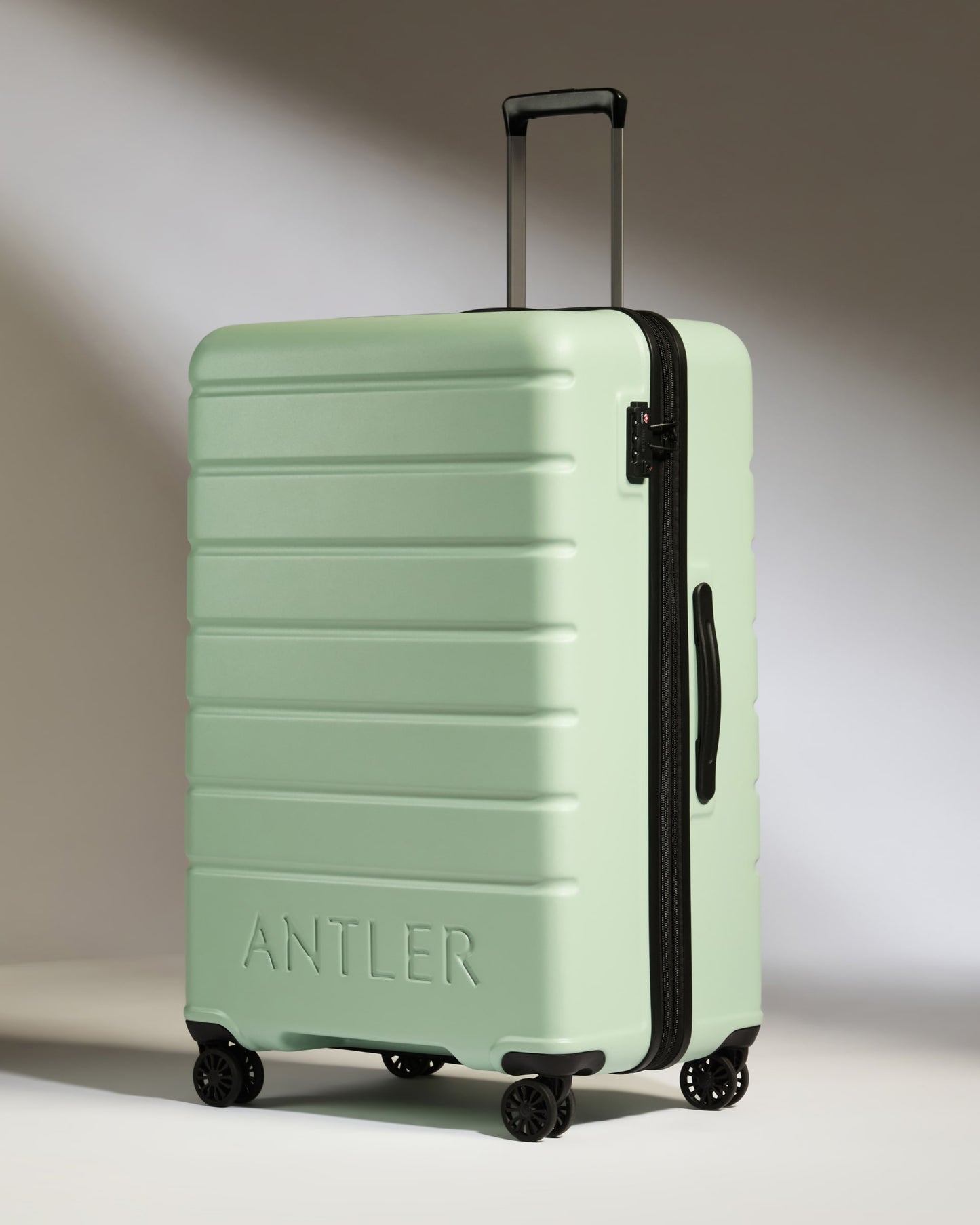 Suitcase Set in Aspen Green - Logo