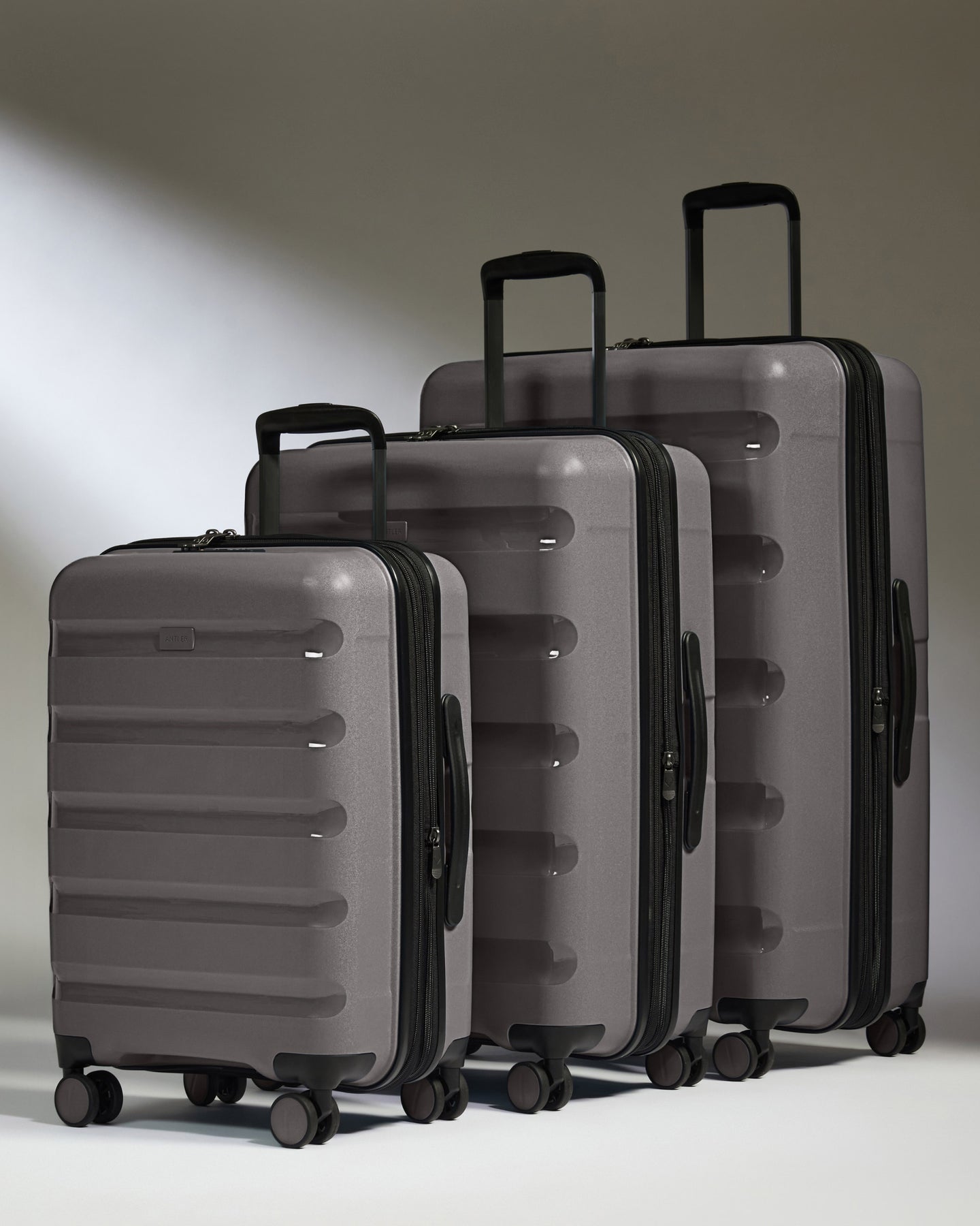 Expandable Cabin Suitcase Set in Gloss Gull Grey - Logo Stripe