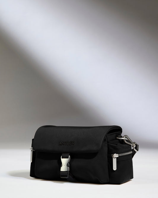 Icon Mini Messenger in Black