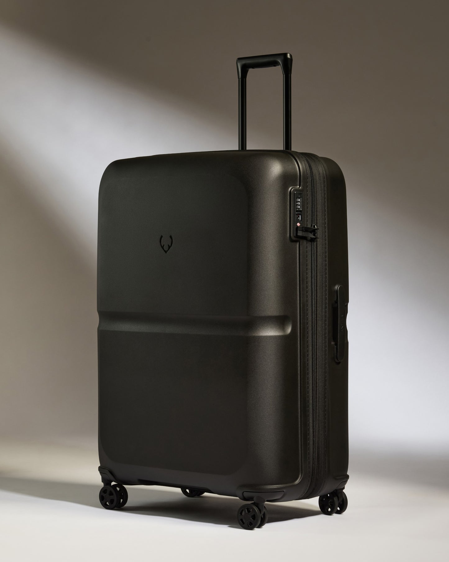 Suitcase Set in Black - Single Stripe