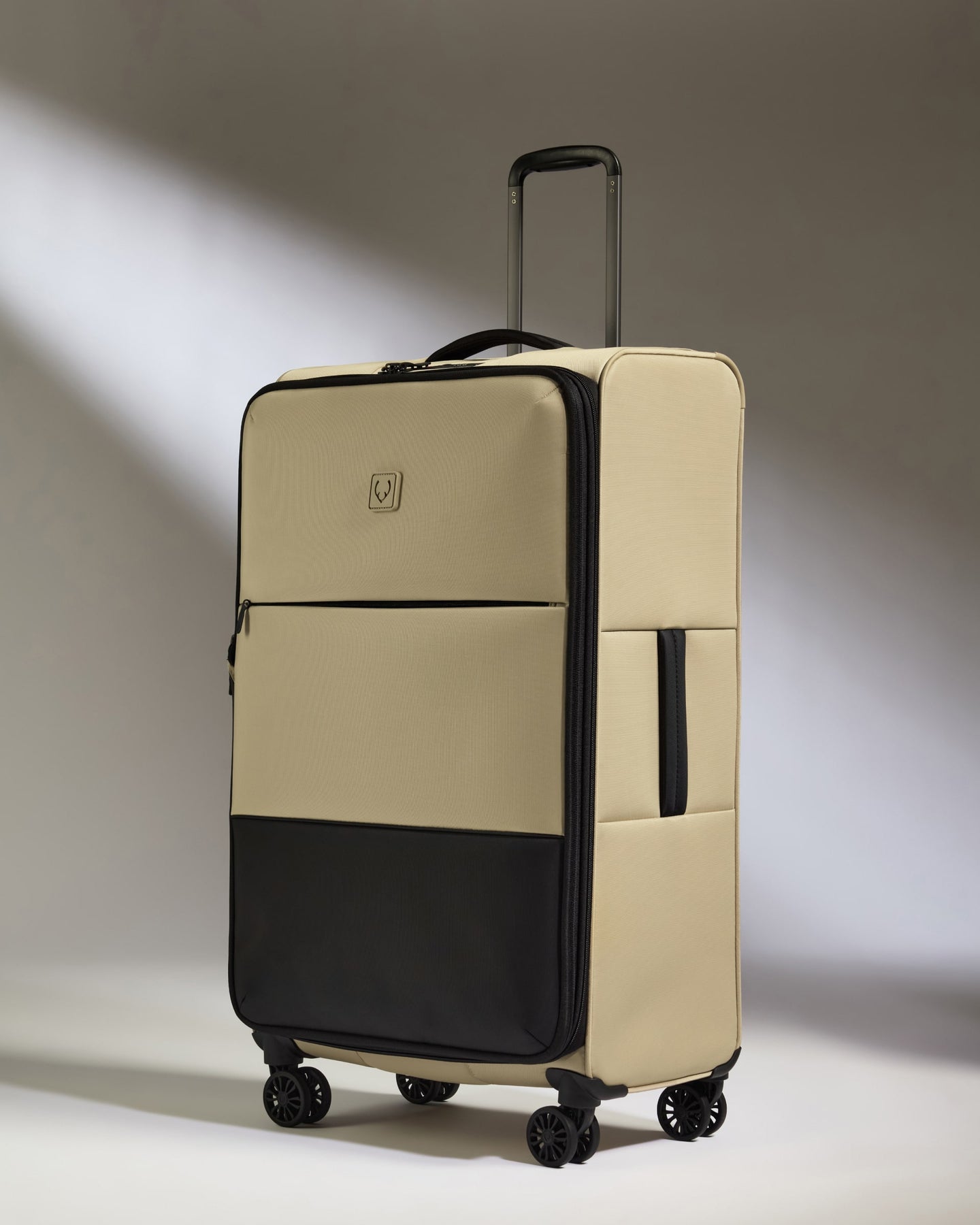 Lightest Large Suitcase in Sand - Soft Stripe 2.0