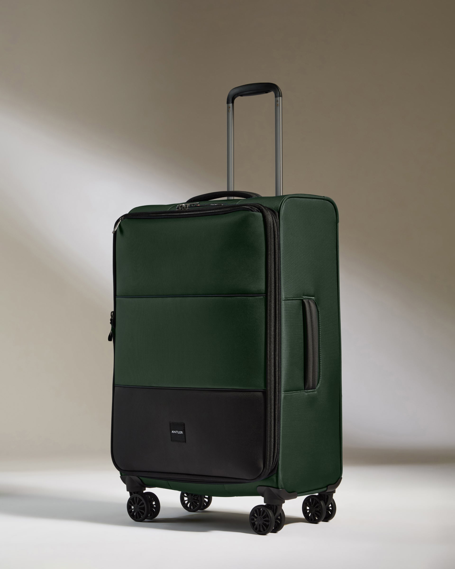 Lightest Suitcase Set in Antler Green Soft Stripe