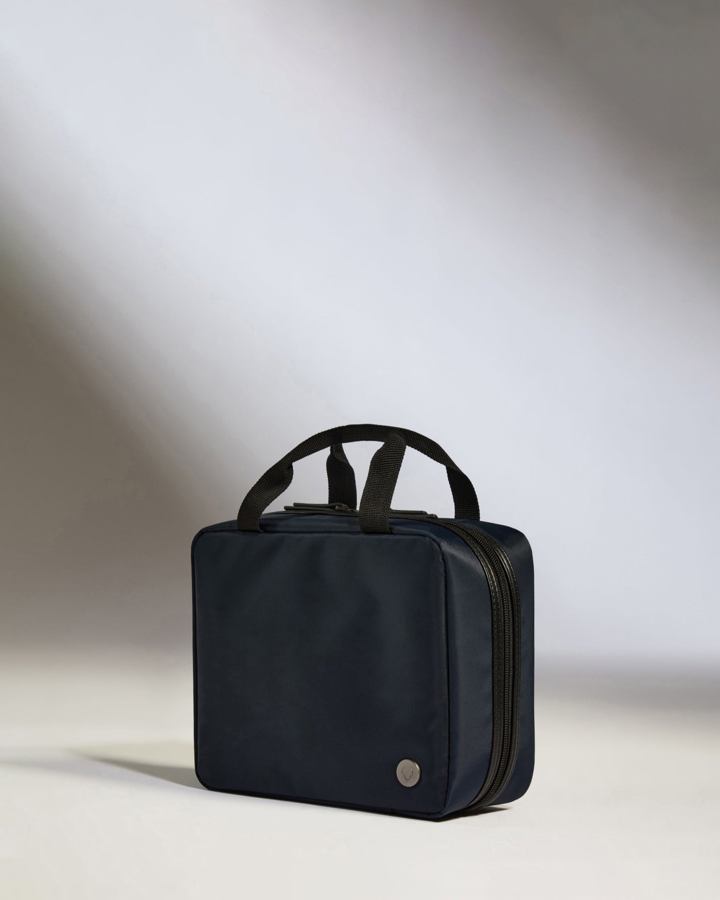 Hanging Wash Bag in Navy - Chelsea