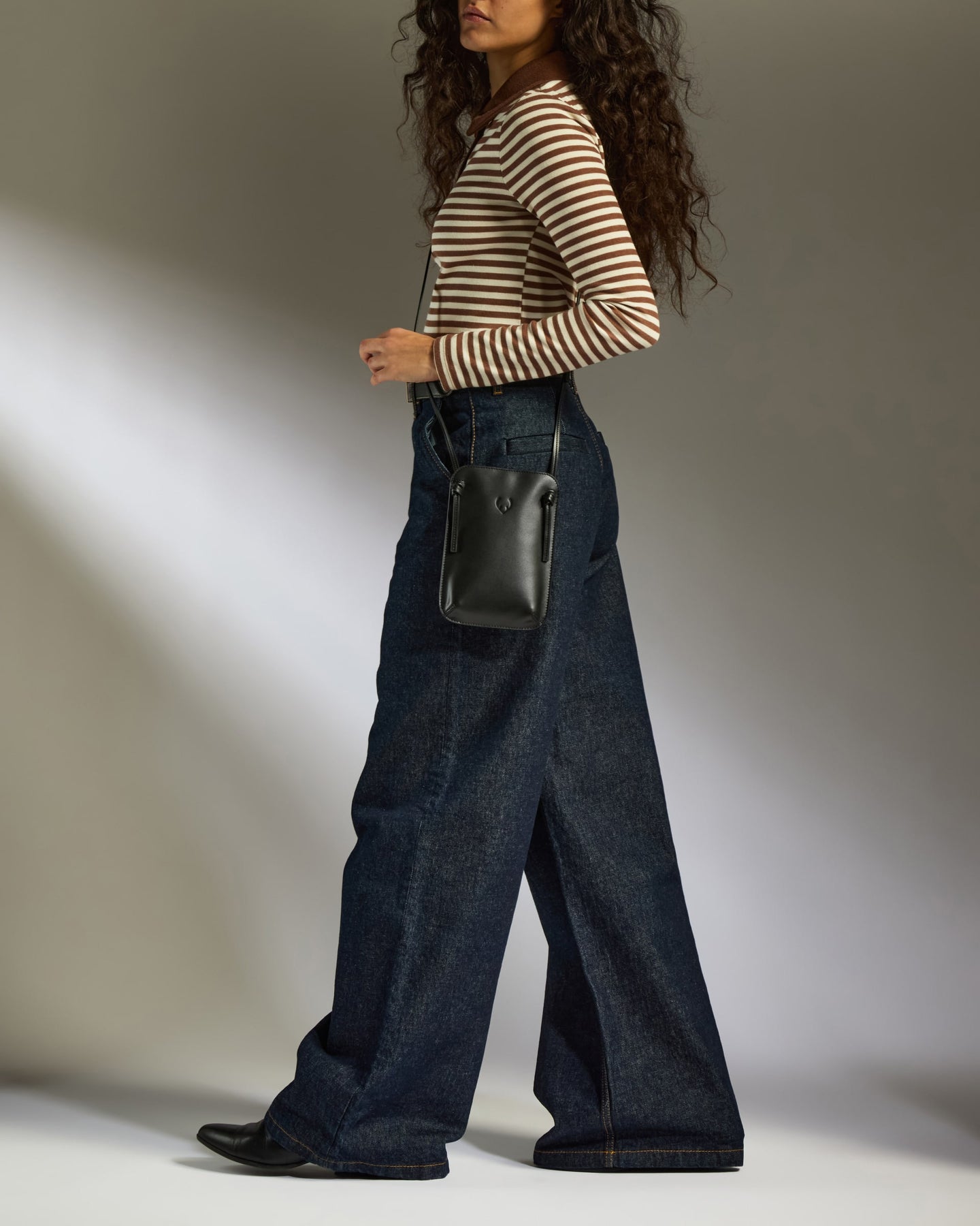 Crossbody Bag in Black Leather - Heritage Collection