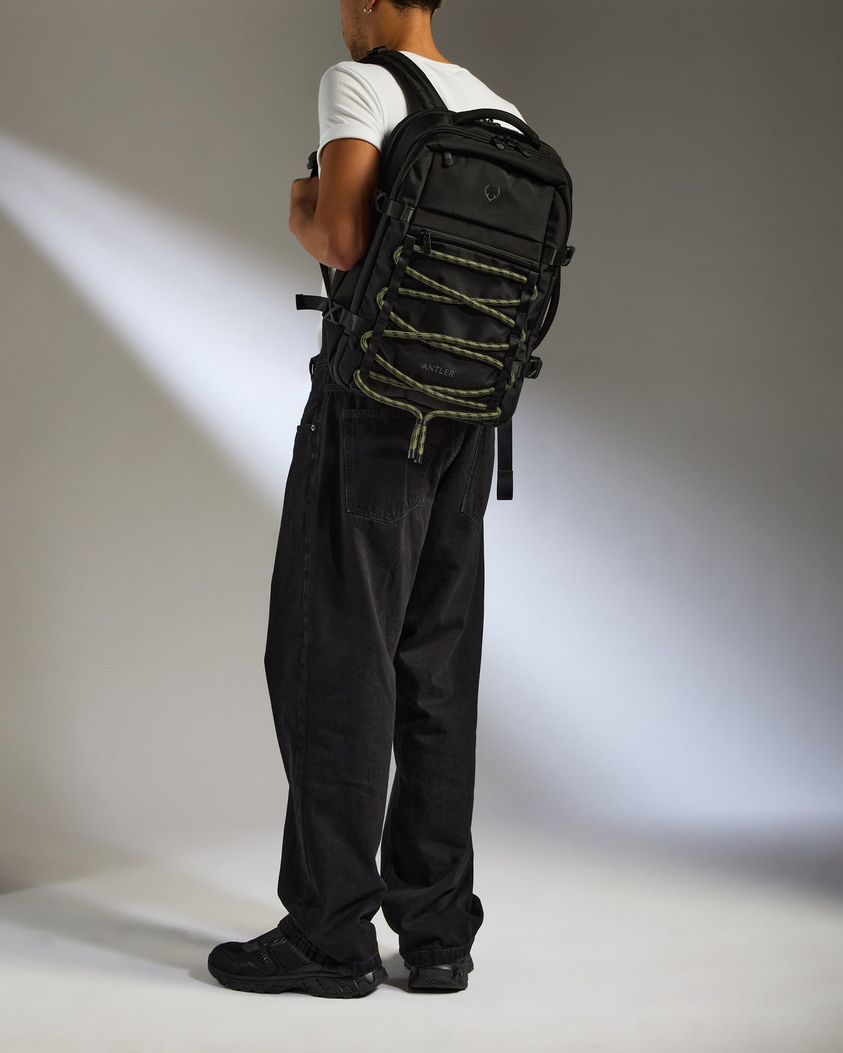 Discovery 28L Backpack in Black | Rucksacks & Travel Bags – Antler Global