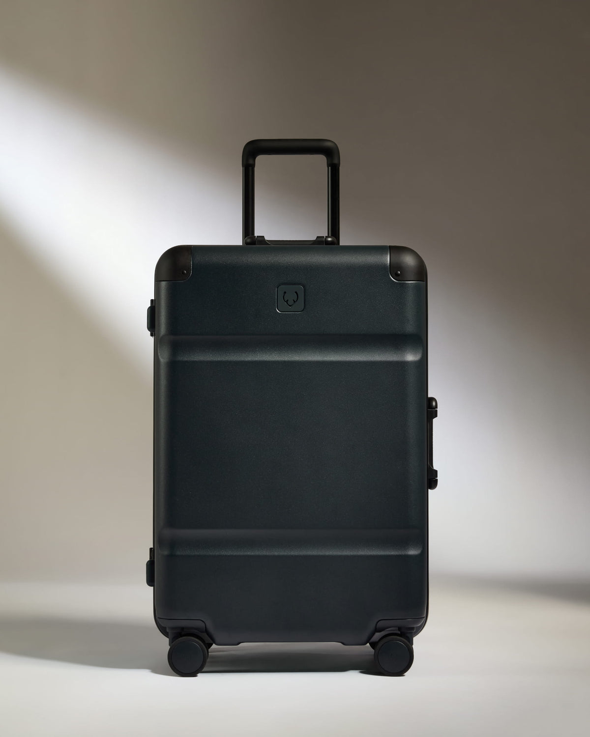 Medium Suitcase in Basalt Navy - Heritage Stripe