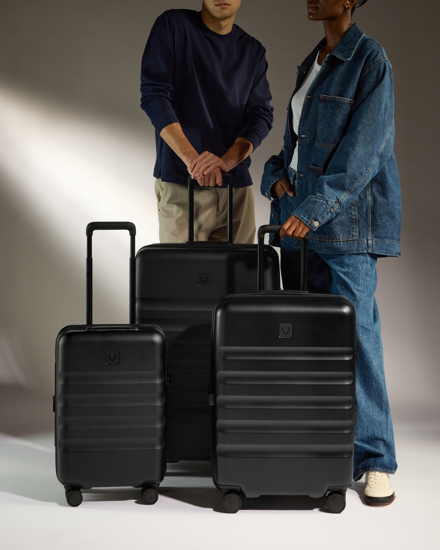 Expander Cabin Suitcase Set  in Black - Icon Stripe