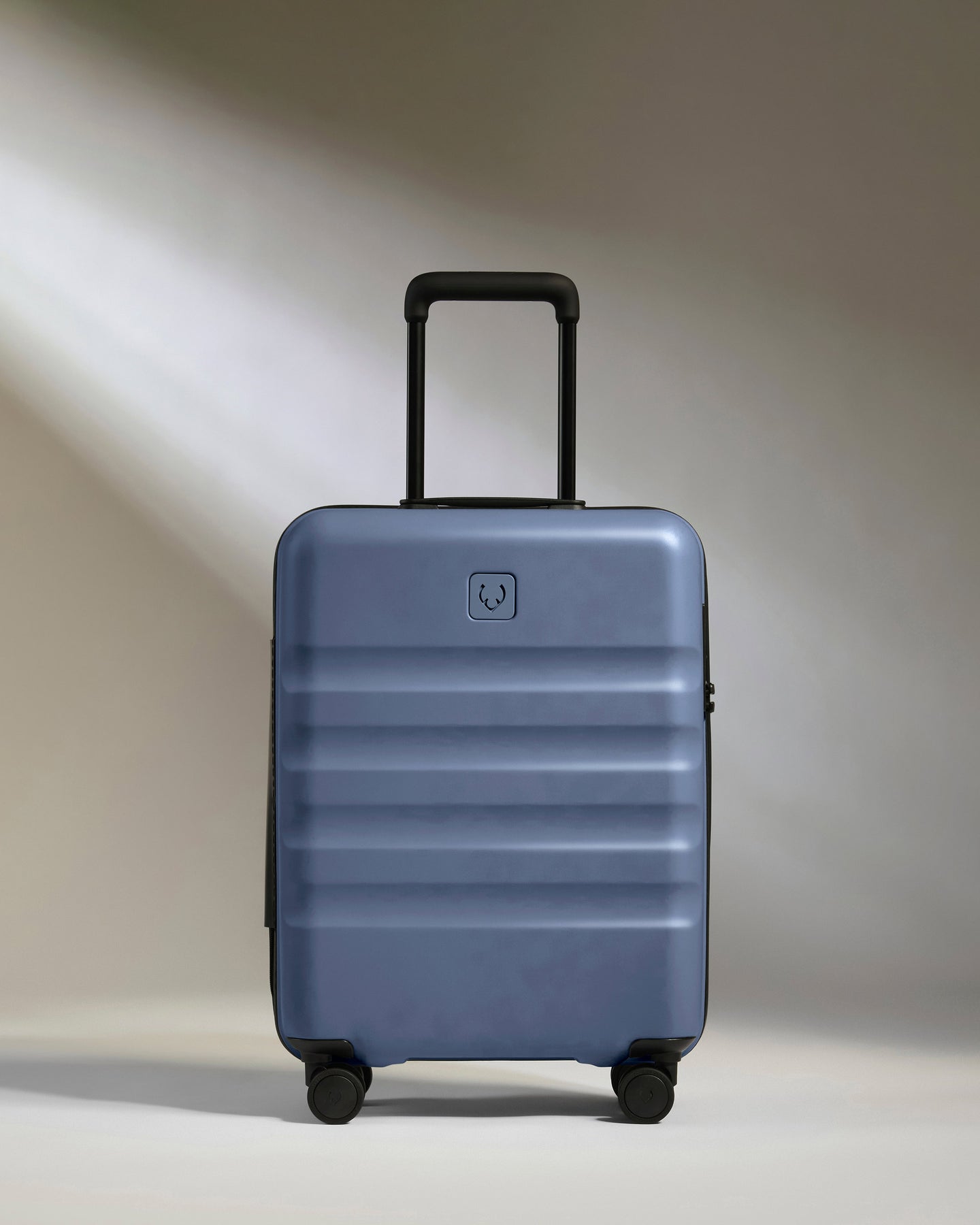 Cabin Suitcase in Ocean Blue - Icon Stripe