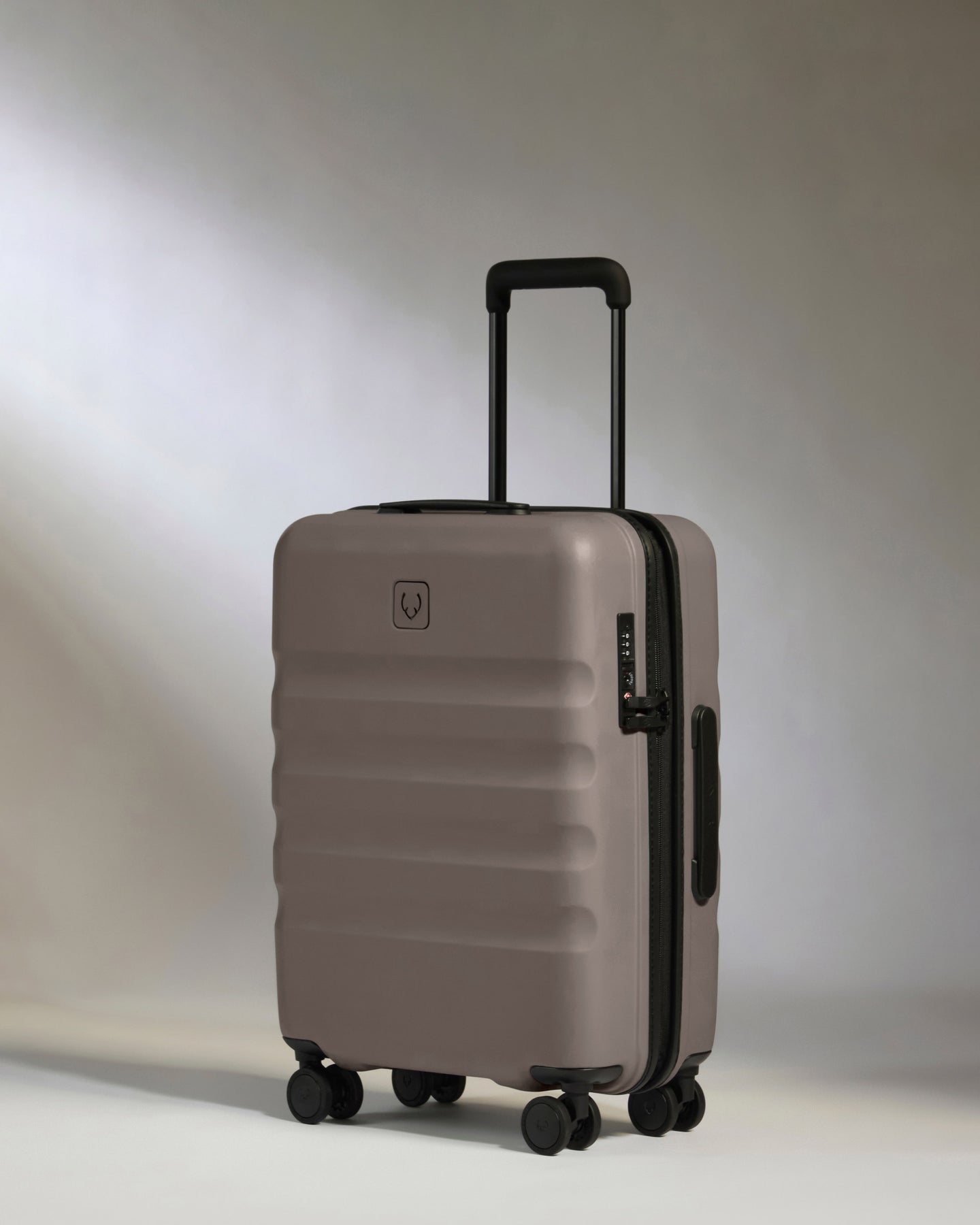 Cabin Suitcase in Pebble Grey - Icon Stripe