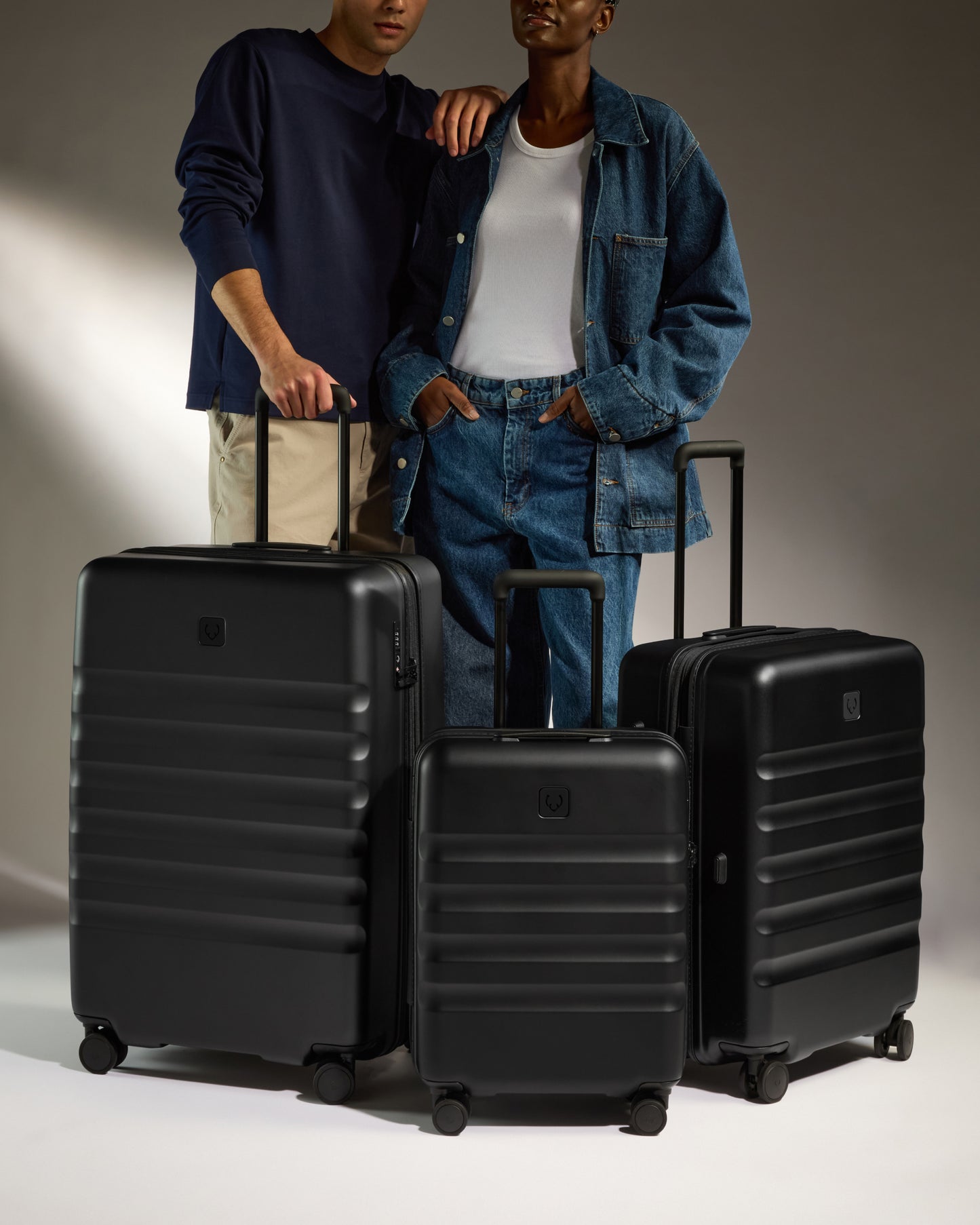 Suitcase Set in Black - Icon Stripe