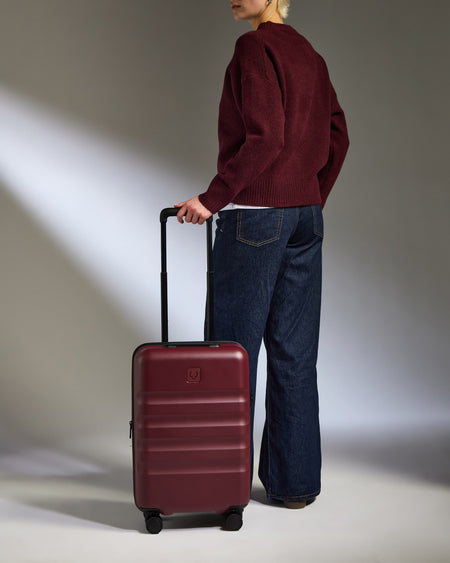 Expandable Cabin Suitcase in Cedar Red - Icon Stripe