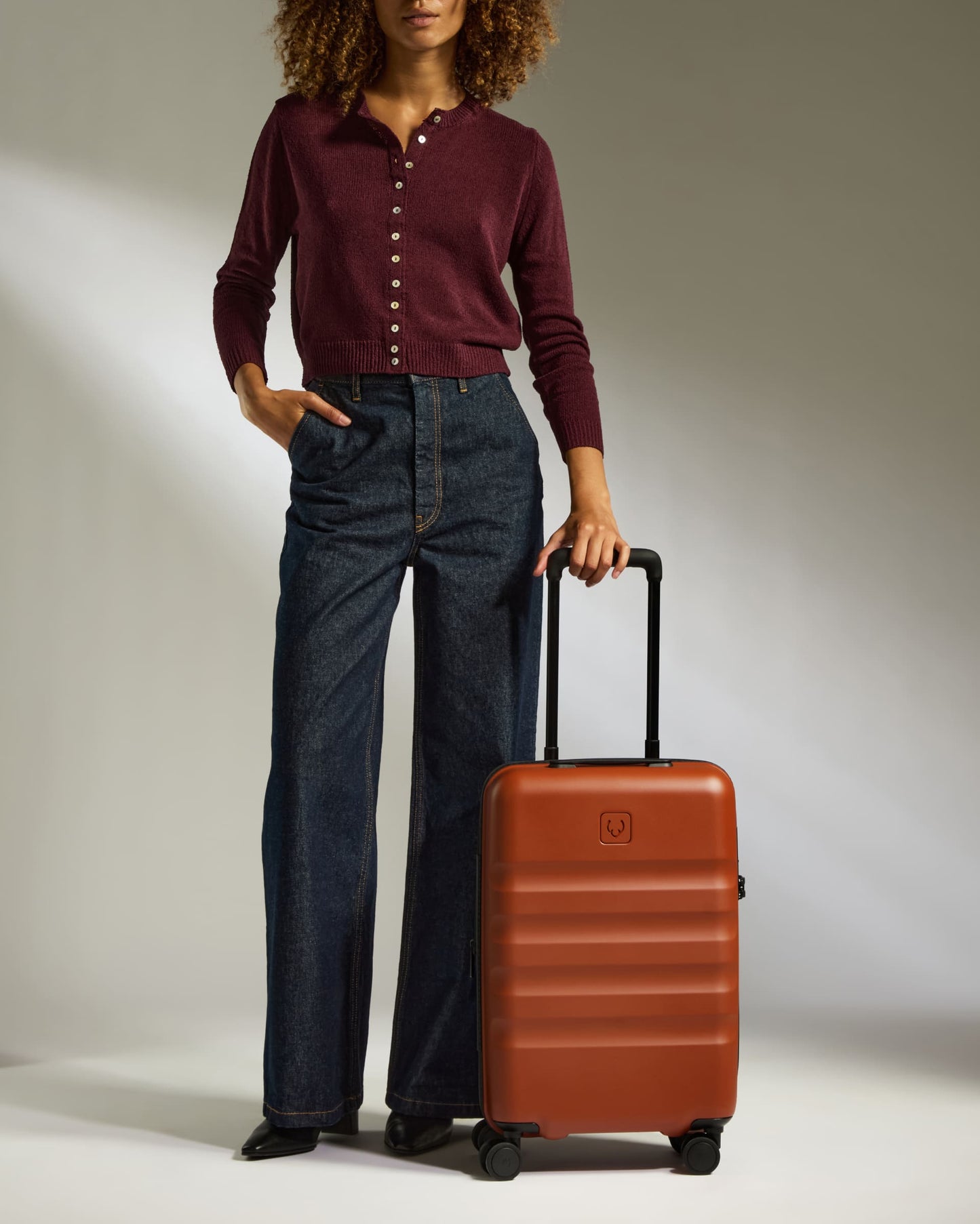 Expandable Cabin Suitcase in Maple Red - Icon Stripe