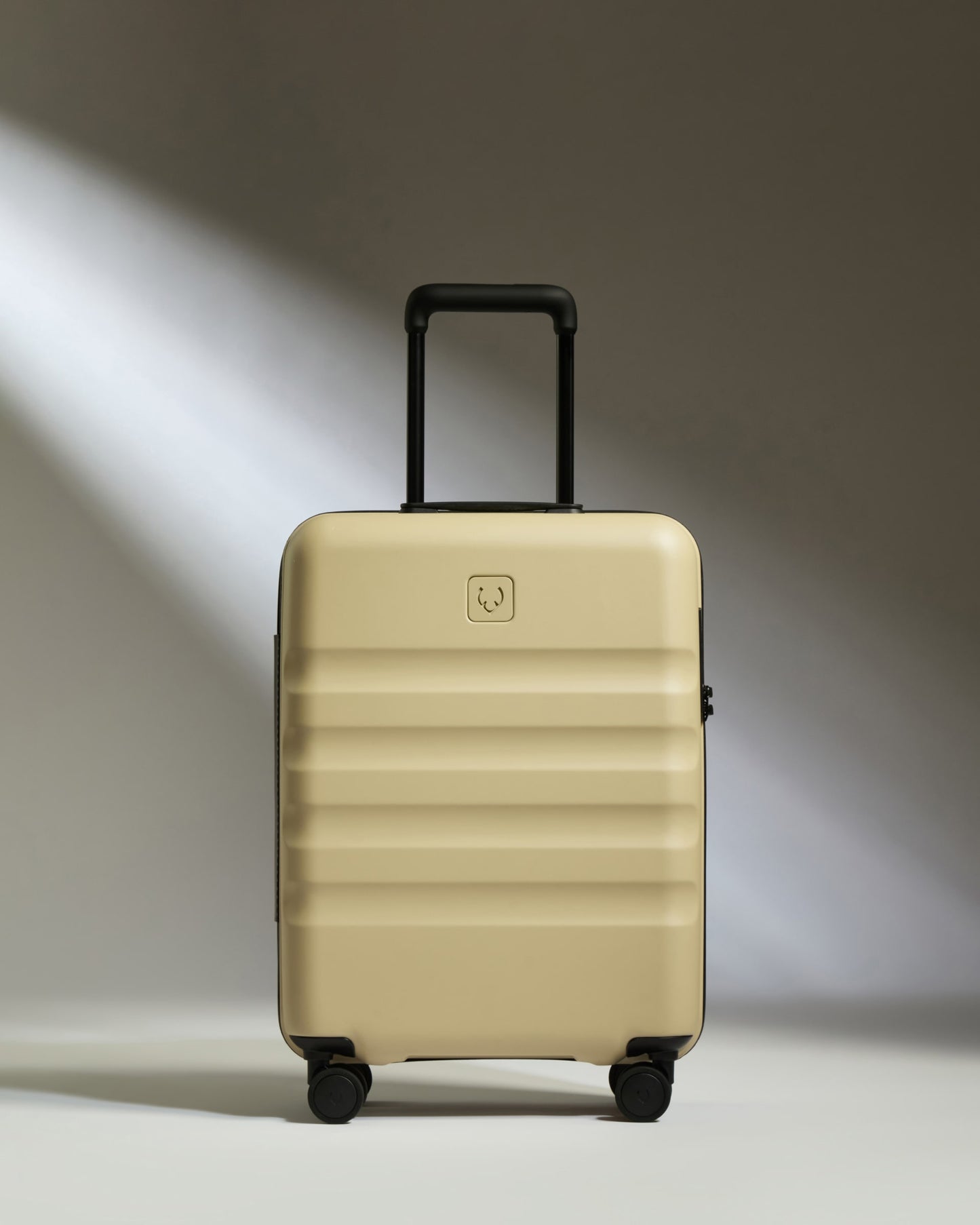 Cabin Suitcase in Dune Yellow - Icon Stripe