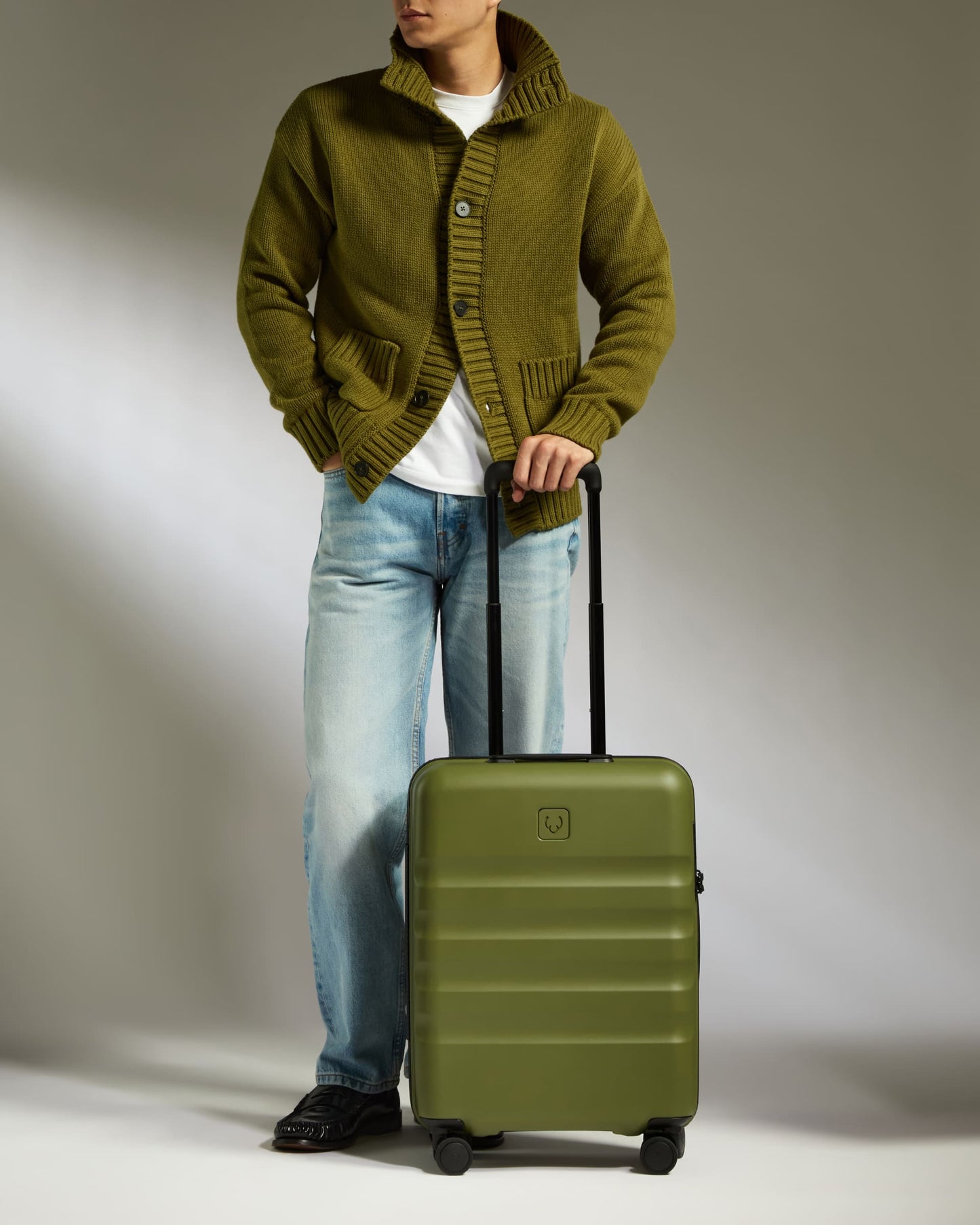 Cabin Suitcase in Fern Green - Icon Stripe