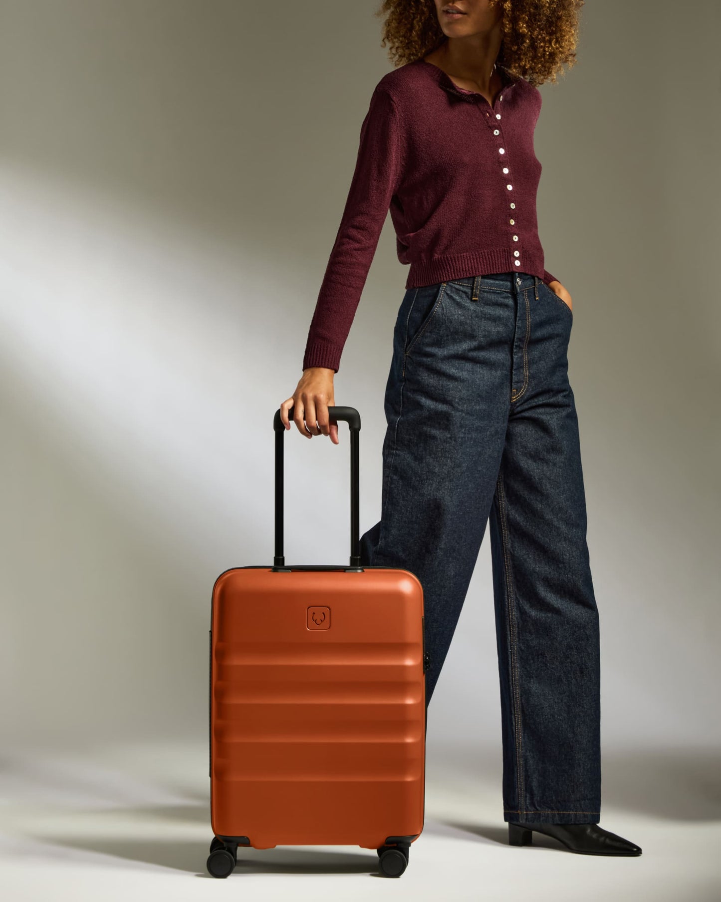 Cabin Suitcase in Maple Red - Icon Stripe