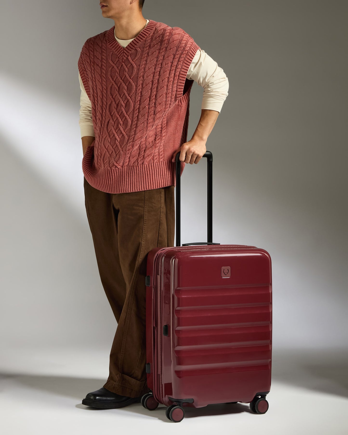 Medium Suitcase in Cedar Red Gloss - Icon Stripe
