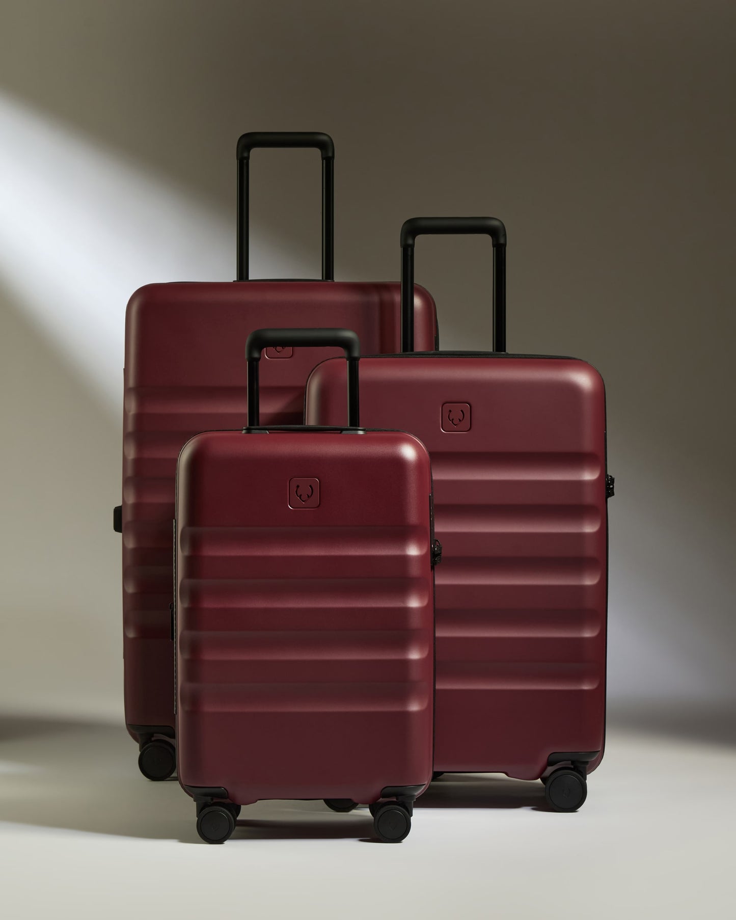 Expandable Cabin Suitcase Set in Cedar Red - Icon Stripe