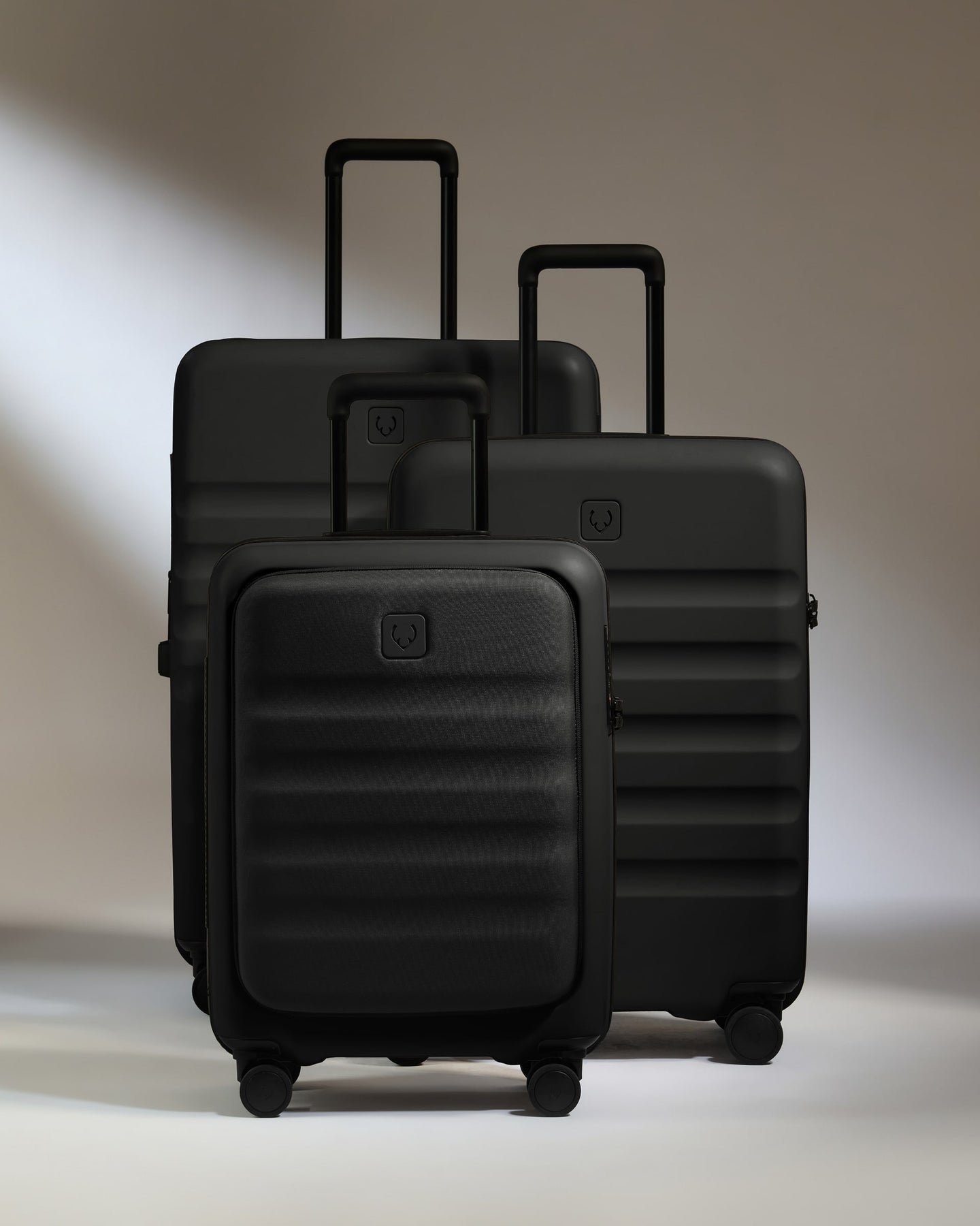 Cabin with Pocket Suitcase Set in Black - Icon Stripe