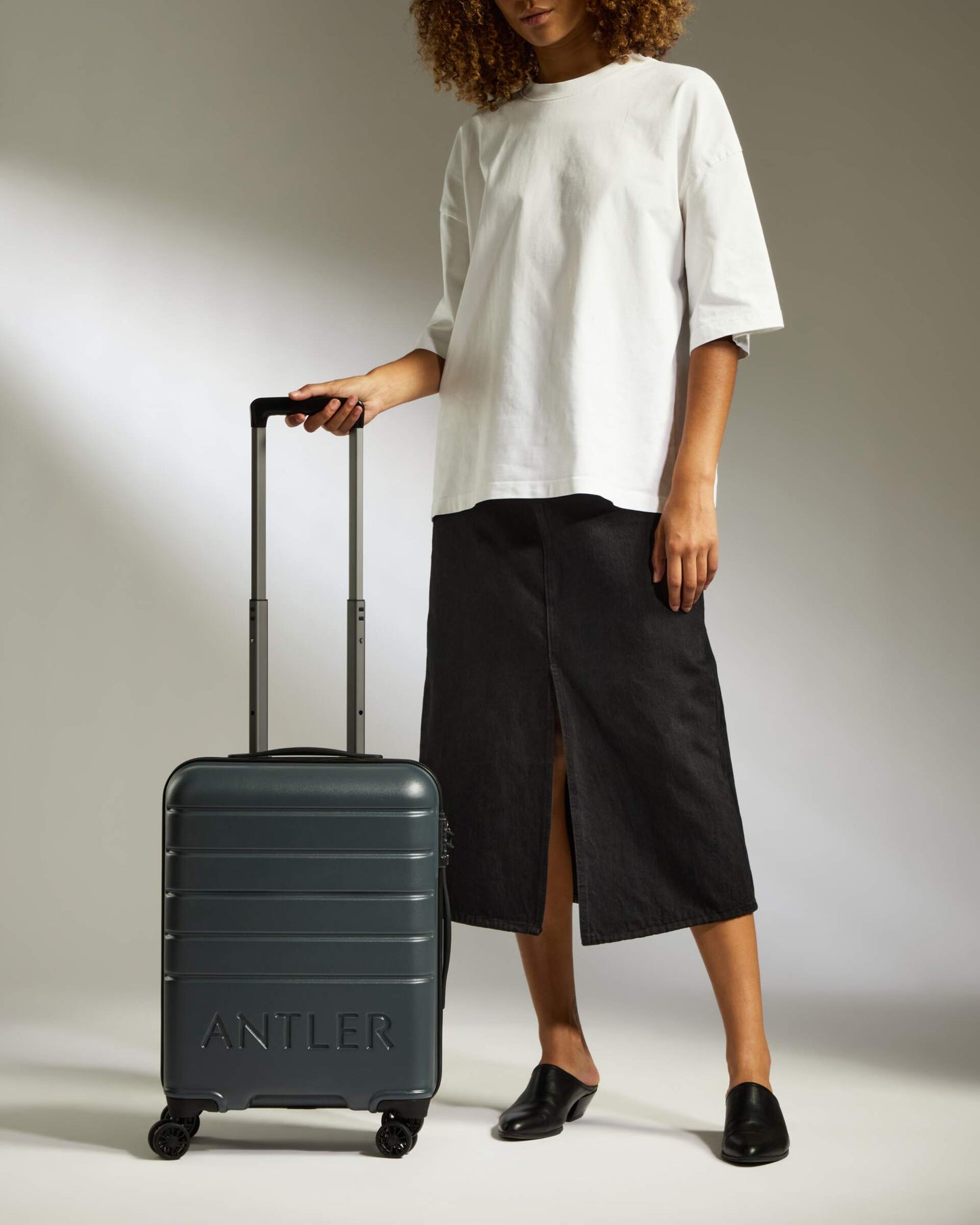 Cabin Suitcase in Granite Grey - Logo