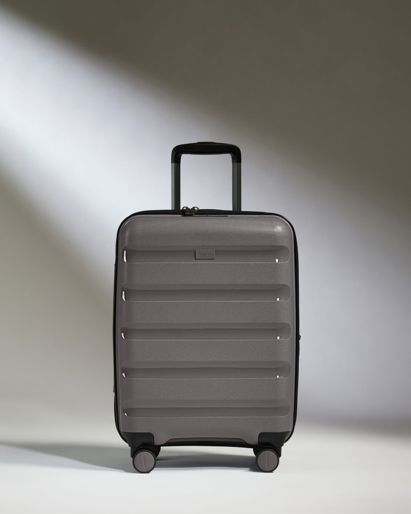 Expandable Cabin Suitcase in Gloss Gull Grey -  Logo Stripe