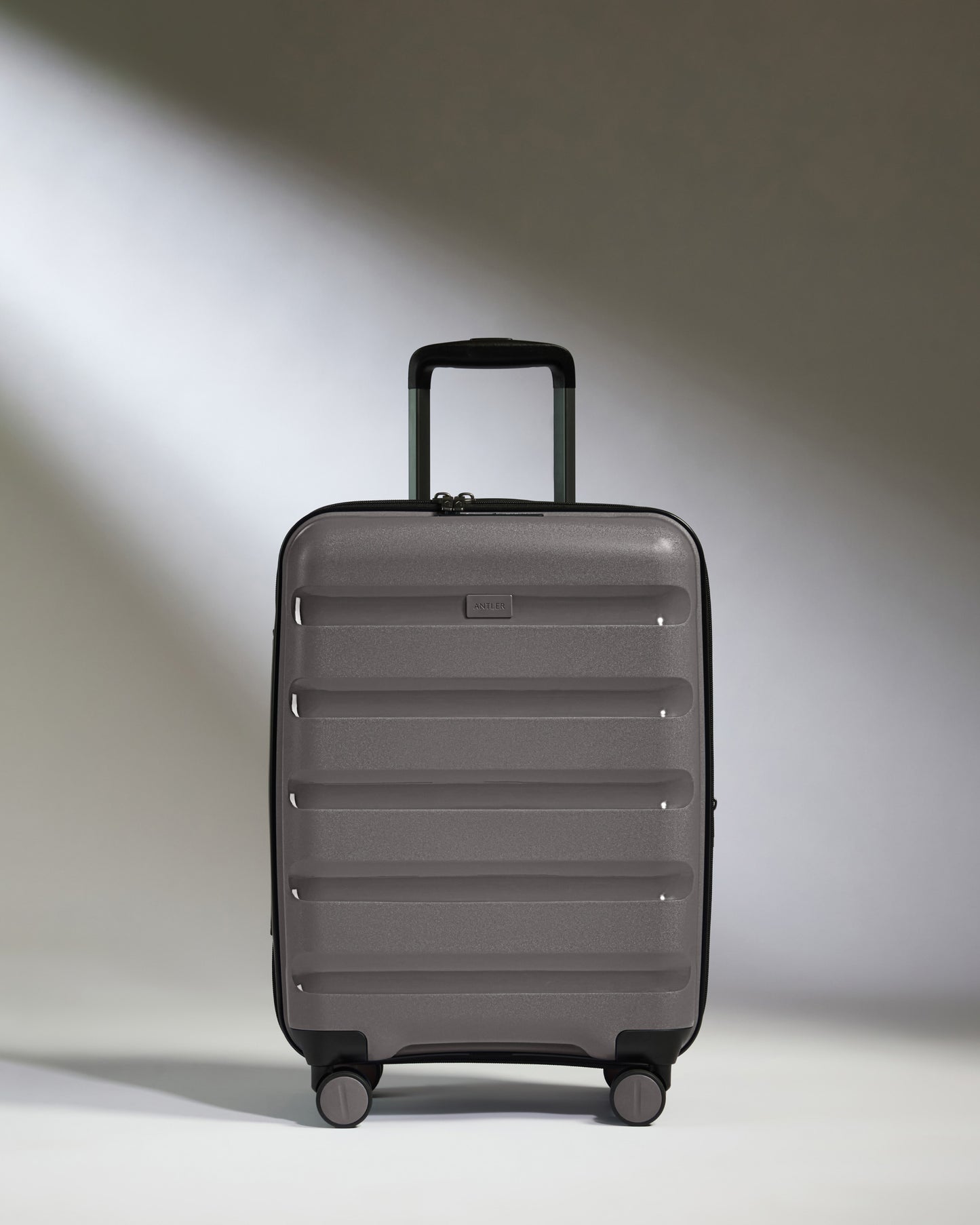 Expandable Cabin Suitcase Set in Gloss Gull Grey - Logo Stripe