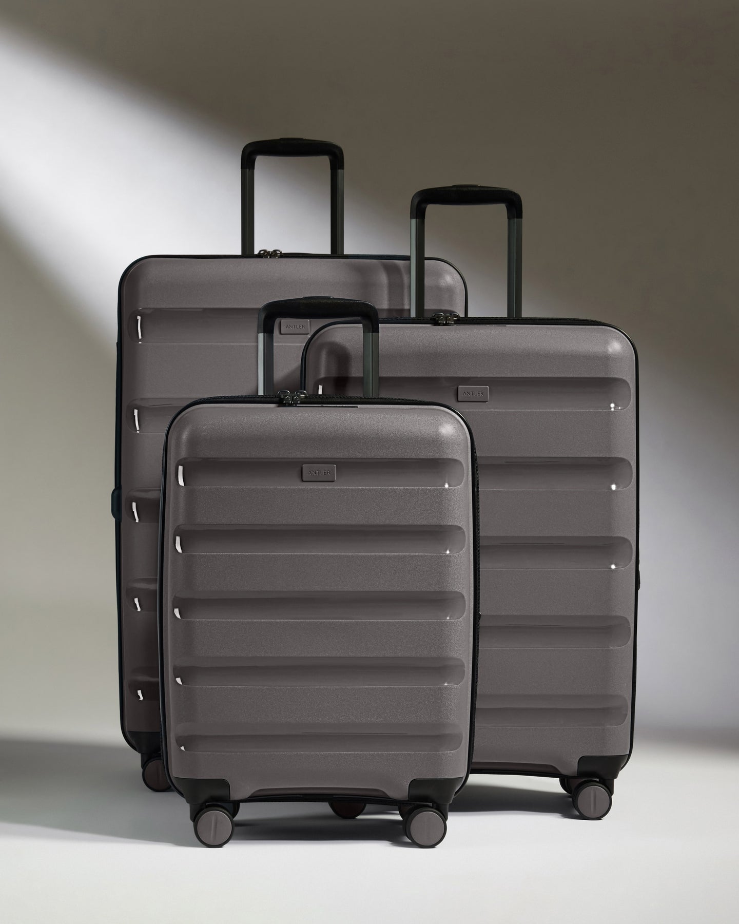 Expandable Cabin Suitcase Set in Gloss Gull Grey - Logo Stripe