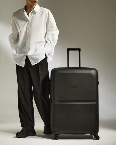 Large Suitcase in Black - Single Stripe