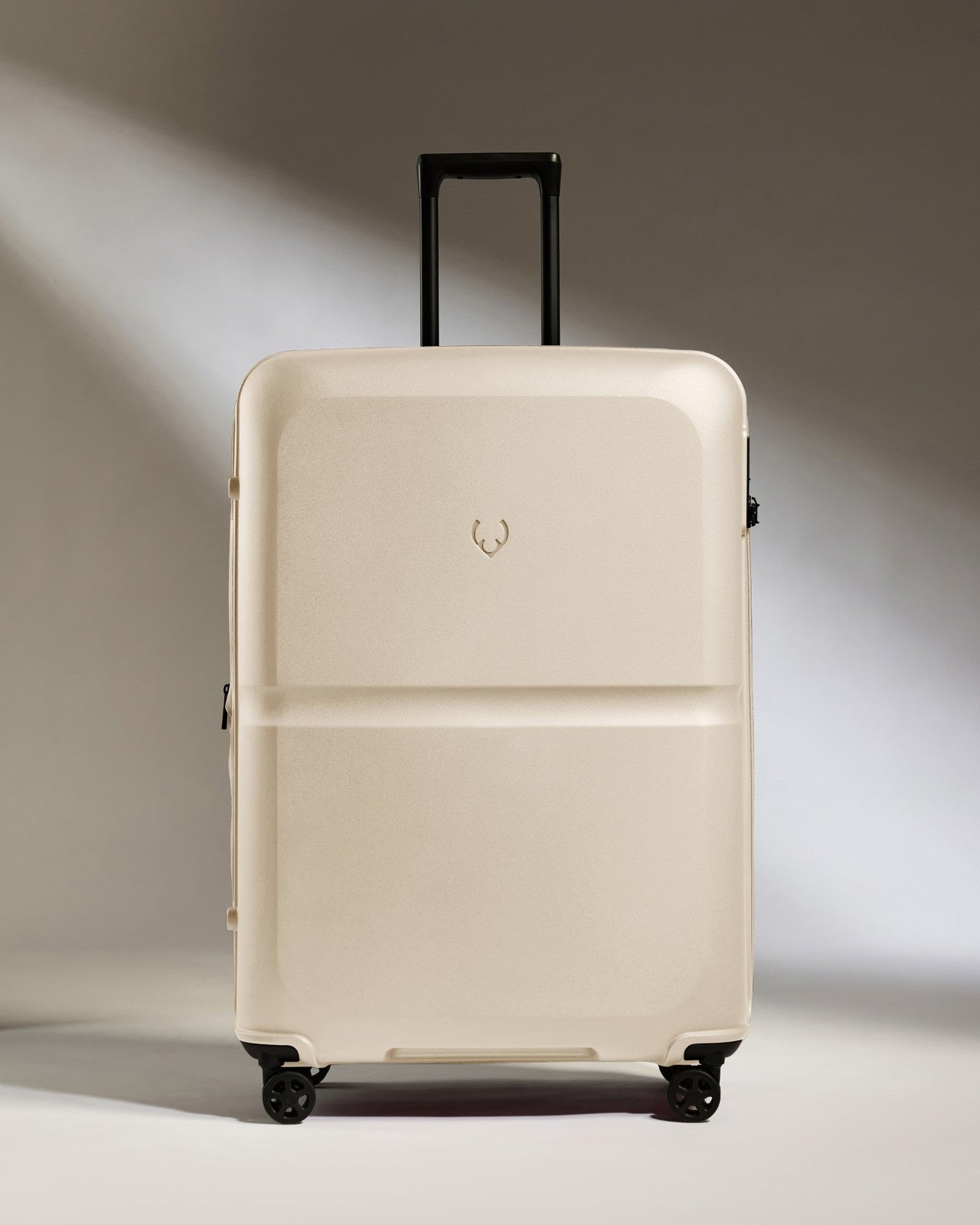 Large Suitcase in Wheat Beige - Single Stripe
