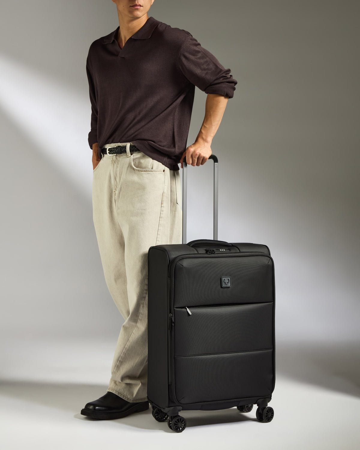 Lightest Medium Suitcase in Black - Soft Stripe 2.0
