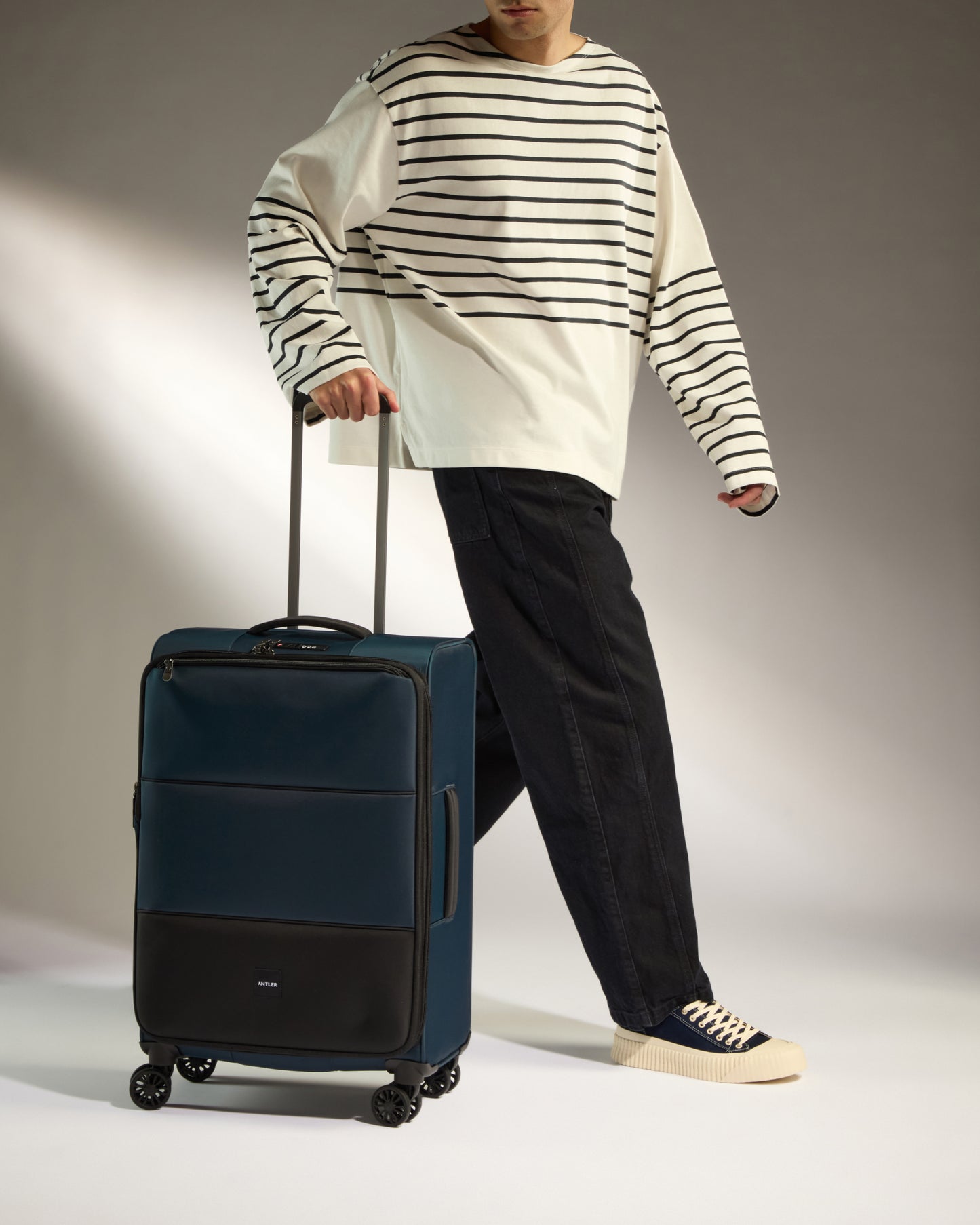 Lightest Medium Suitcase in Indigo - Soft Stripe