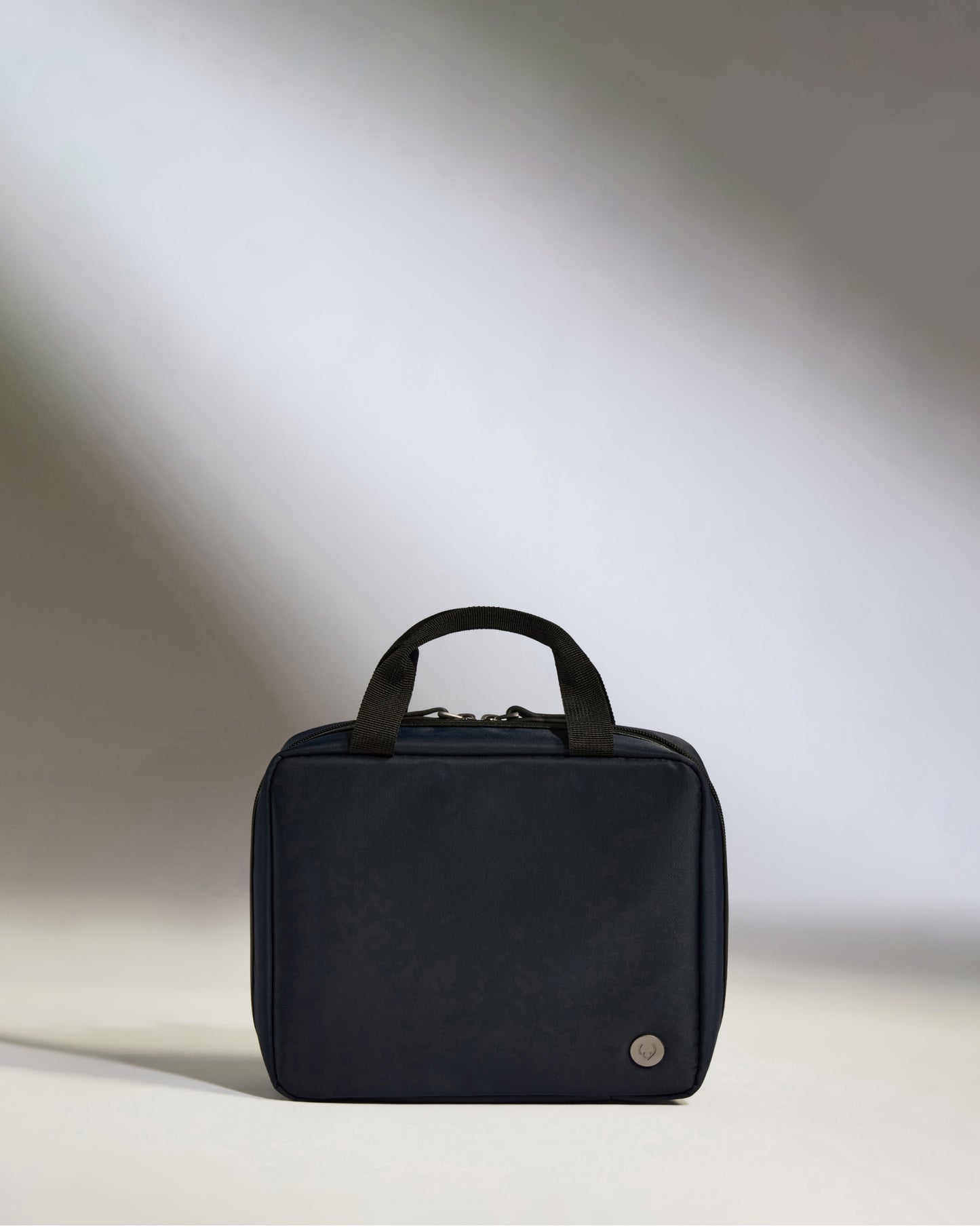 Hanging Wash Bag in Navy - Chelsea