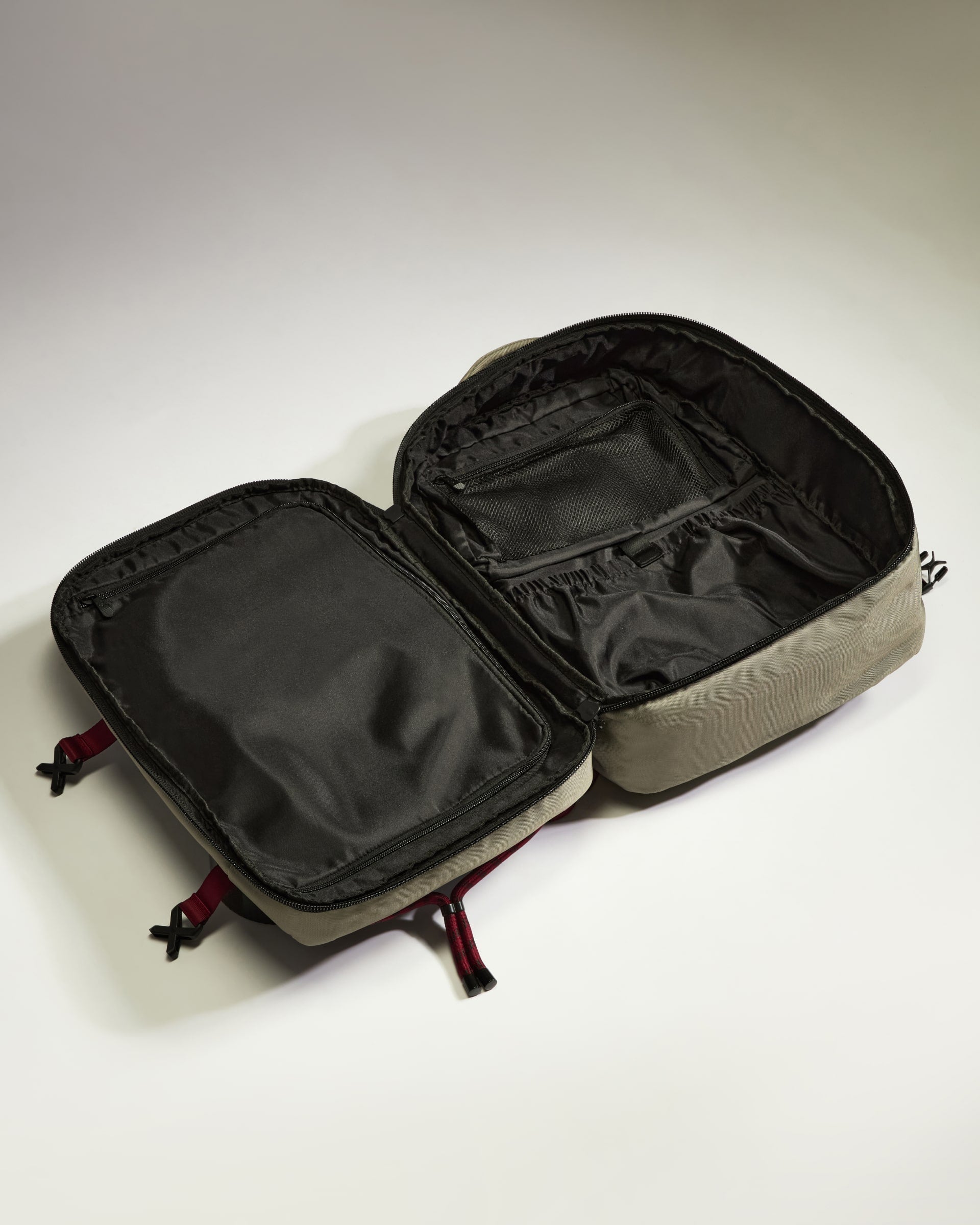 a bag with a zipper