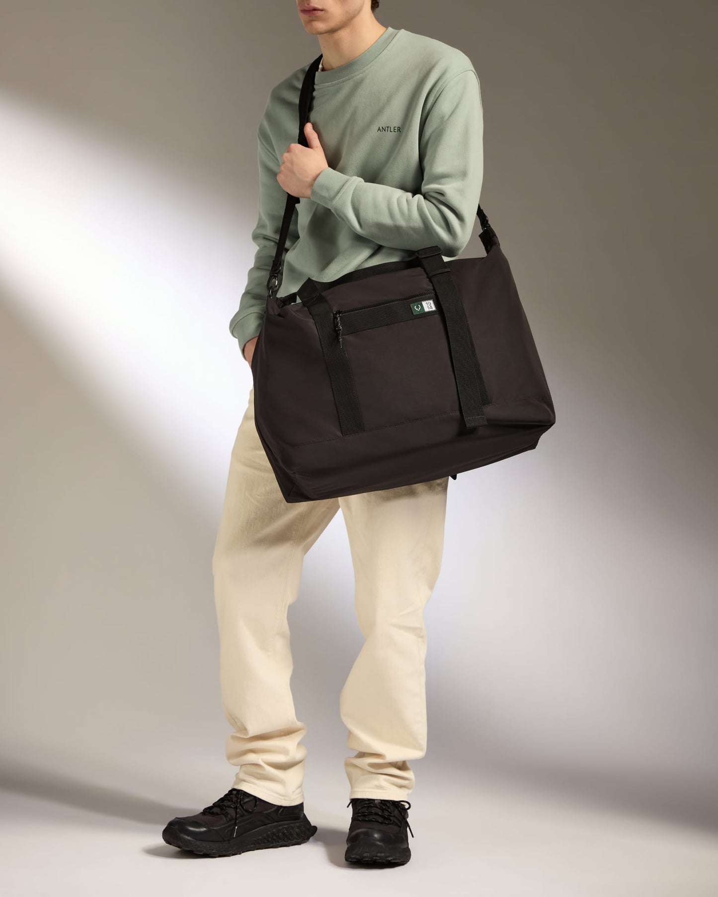 Essential Weekender Bag in Black
