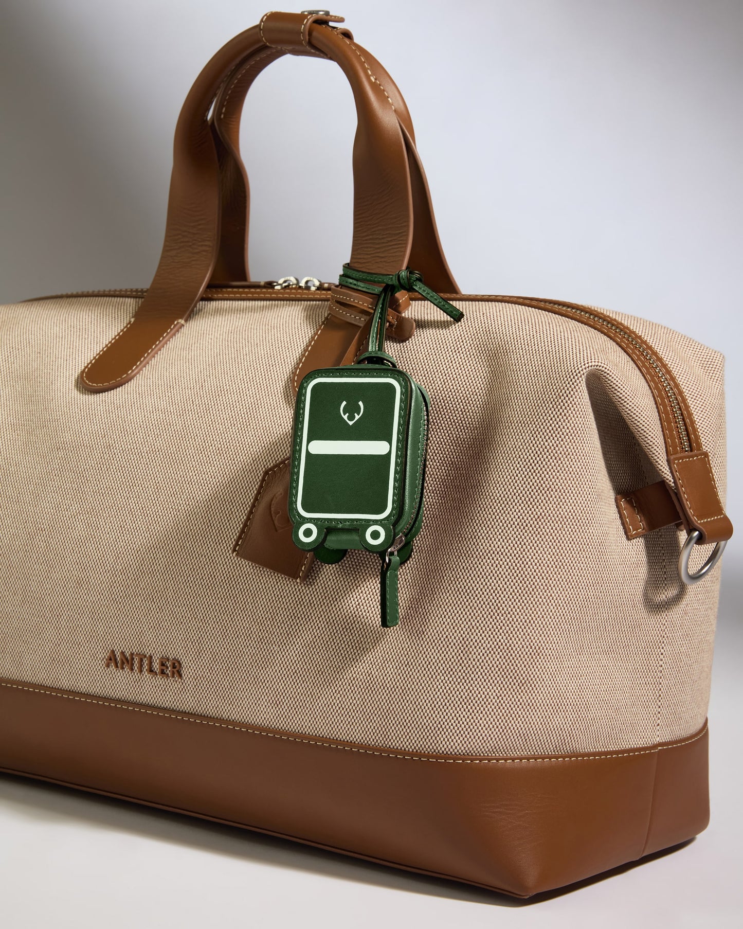 Heritage Leather AirPods Case in Green