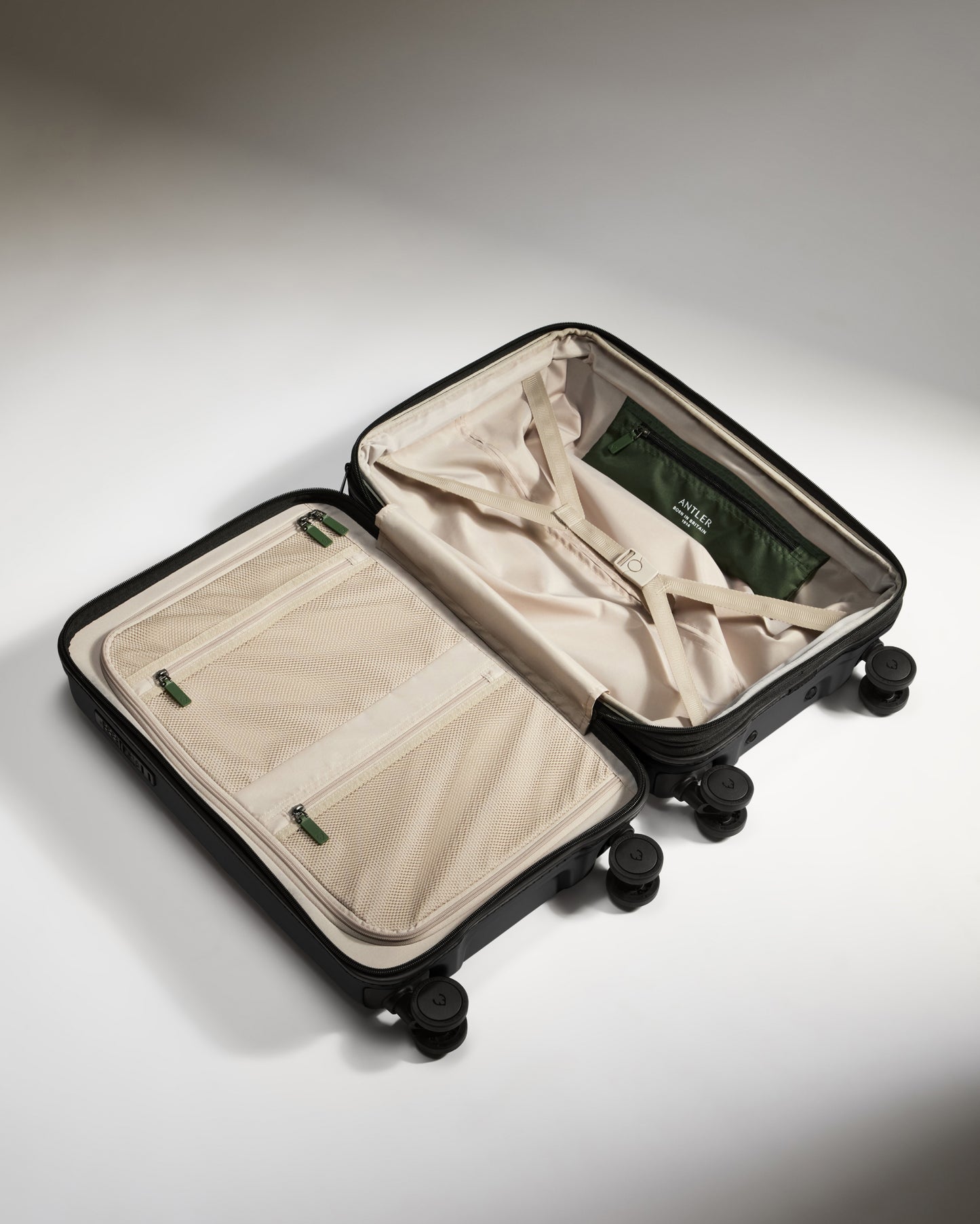 Expandable Cabin Suitcase in Black - Icon Stripe